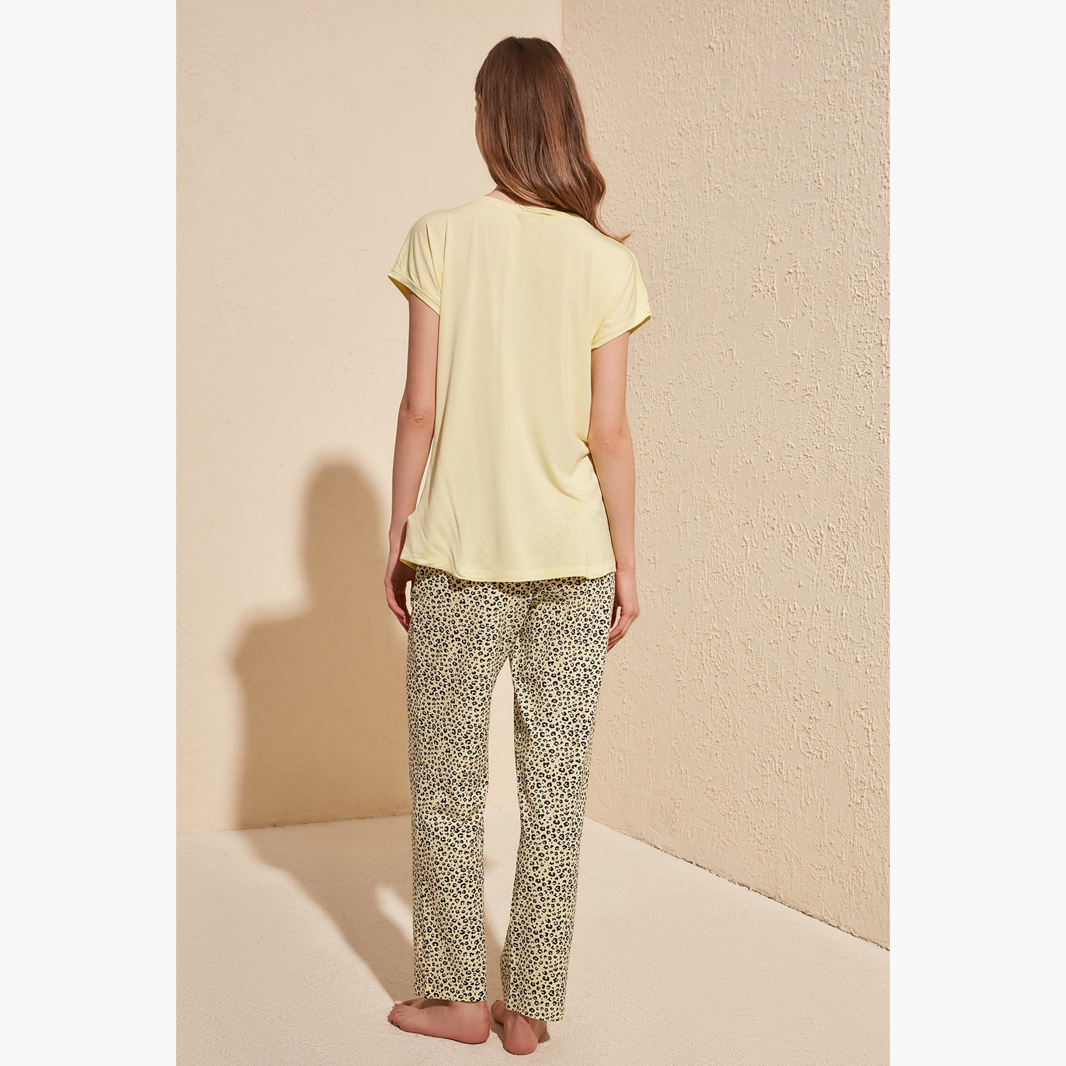 Trendyol Printed Pyjama Set-women-clothing-nightwear-pyjamas-longsets-image-4