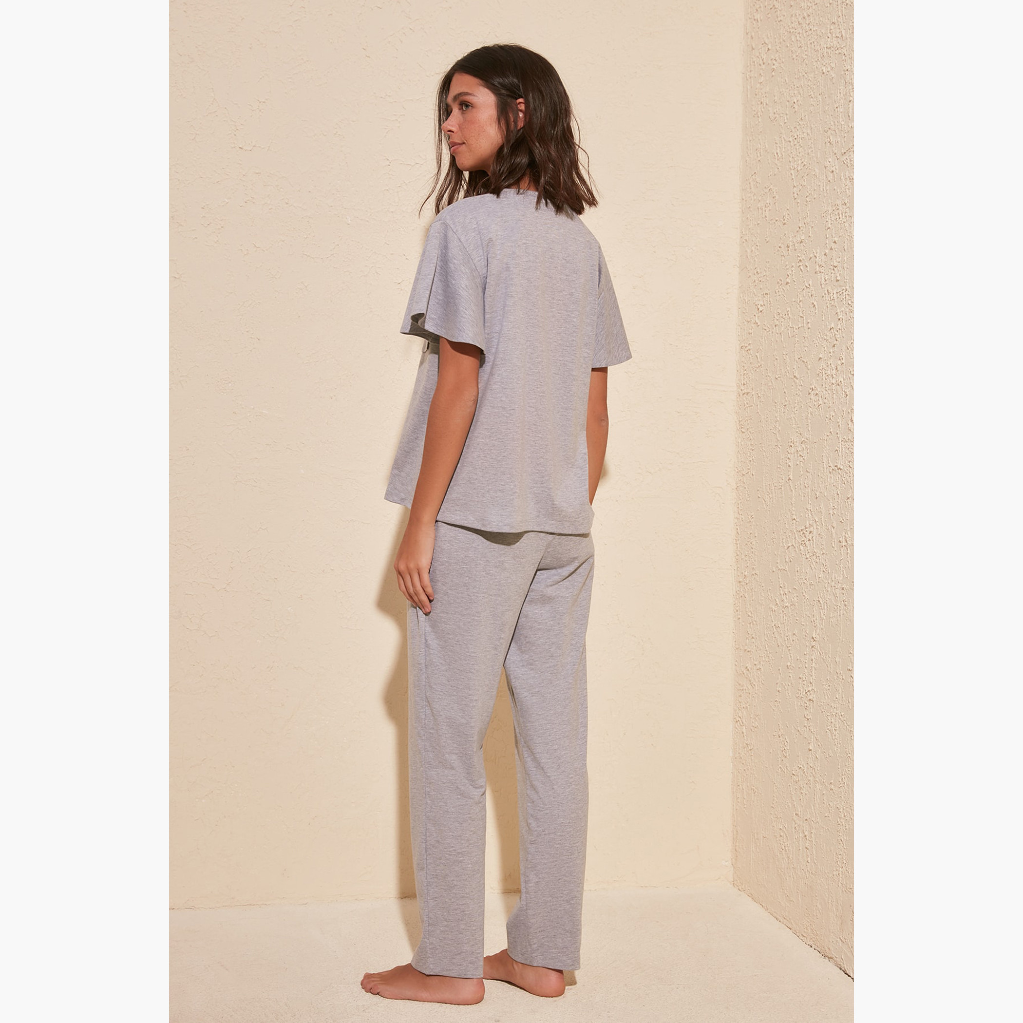 طقم بنطلون بيجاما وبلوزة بأكمام قصيرة وطبعات من ترينديول-women-clothing-nightwear-pyjamas-longsets-image-4