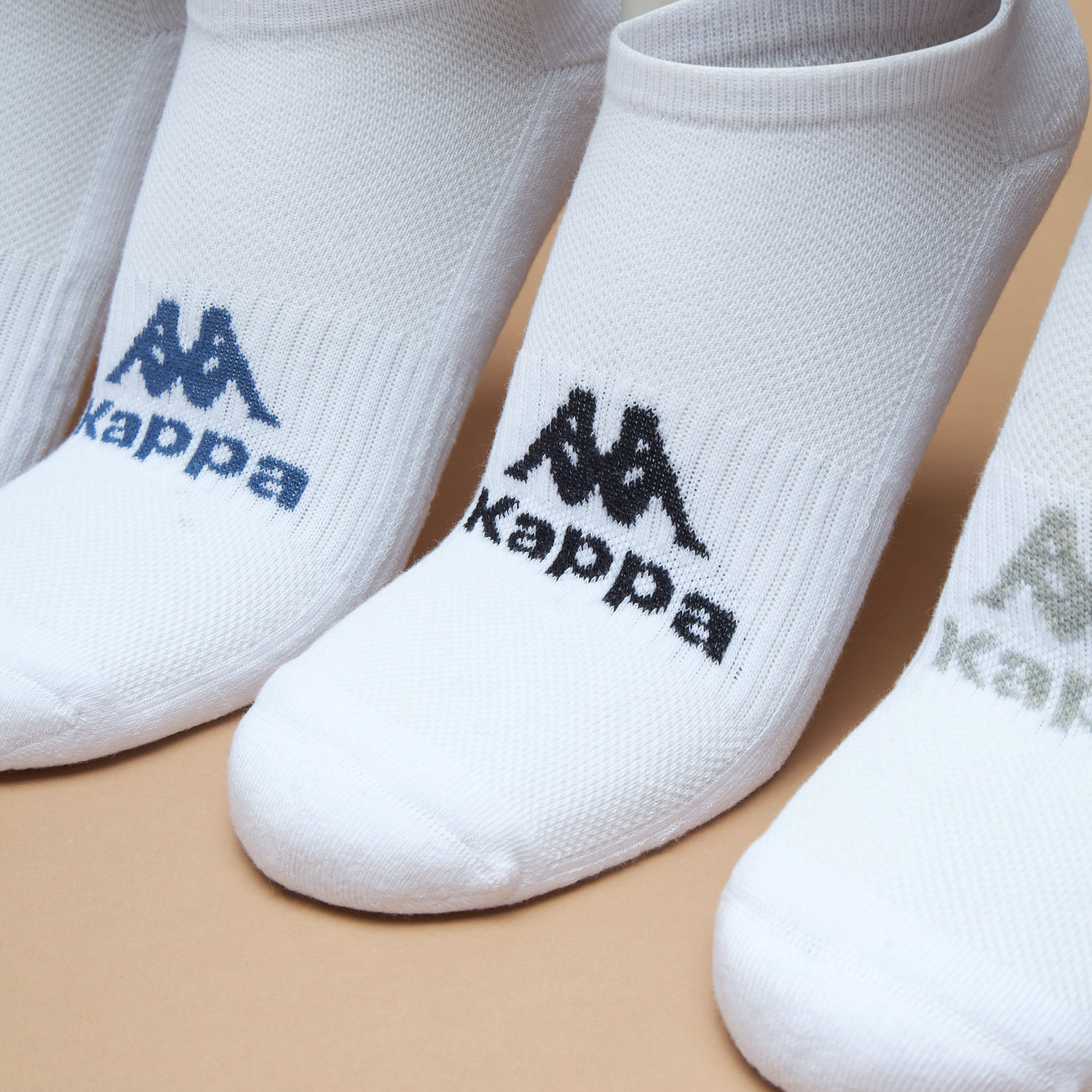 طقم جوارب موسّدة 5 أزواج بطول الكاحل وتفاصيل الشعار من كابا -men-socks-image-2