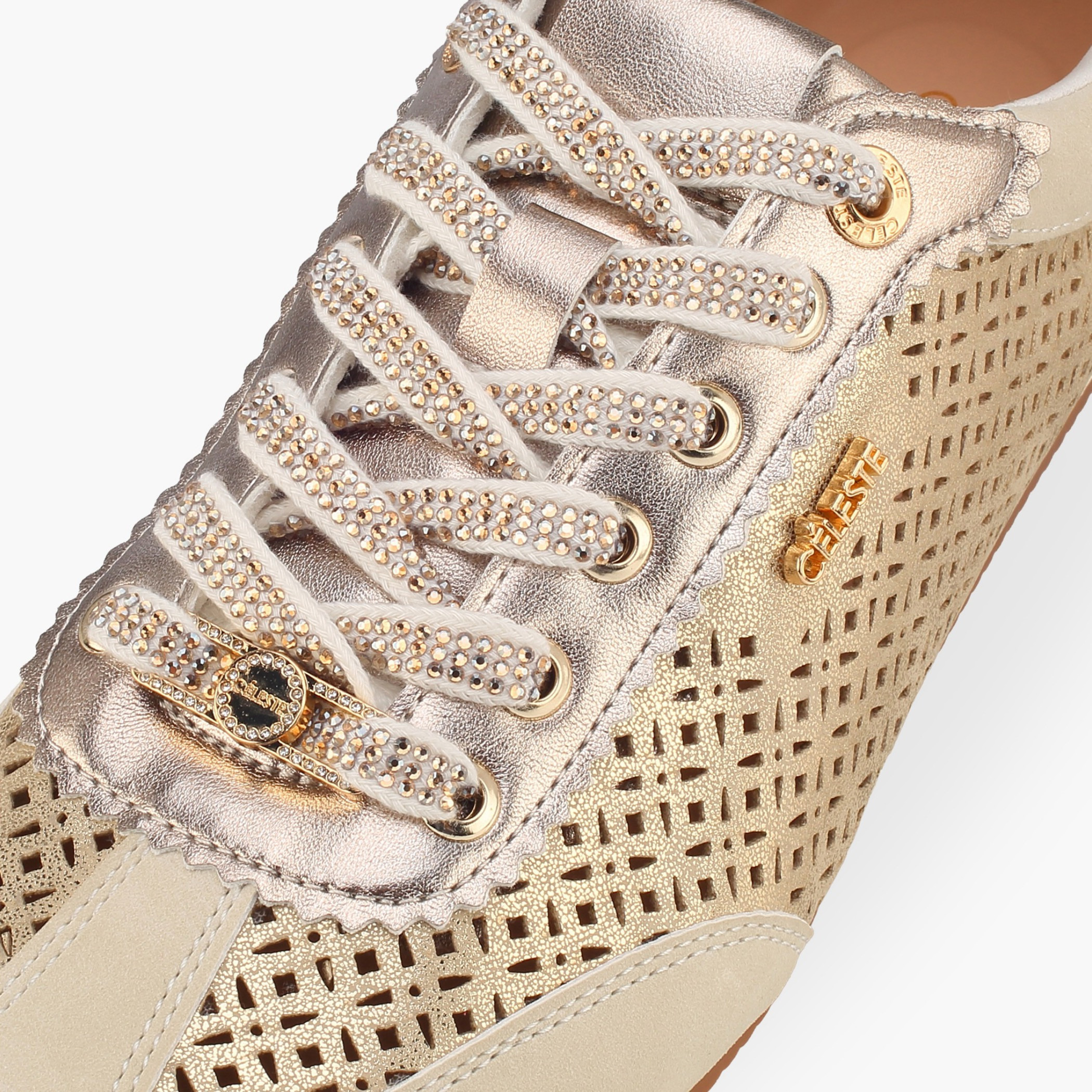 حذاء سنيكرز نسائي برباط وتفاصيل قص ليزر من سيليست-women-shoes-sneakers-image-4