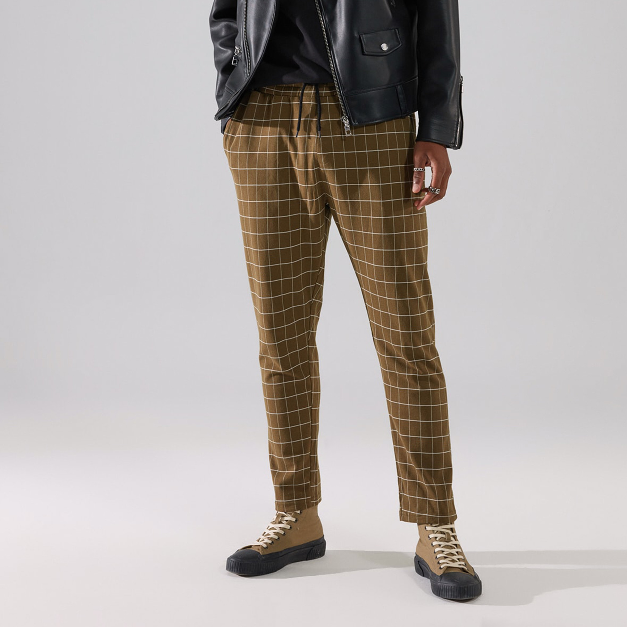 ترينديول بنى بانت عداء ببطء-men-clothing-bottoms-joggers-image-1