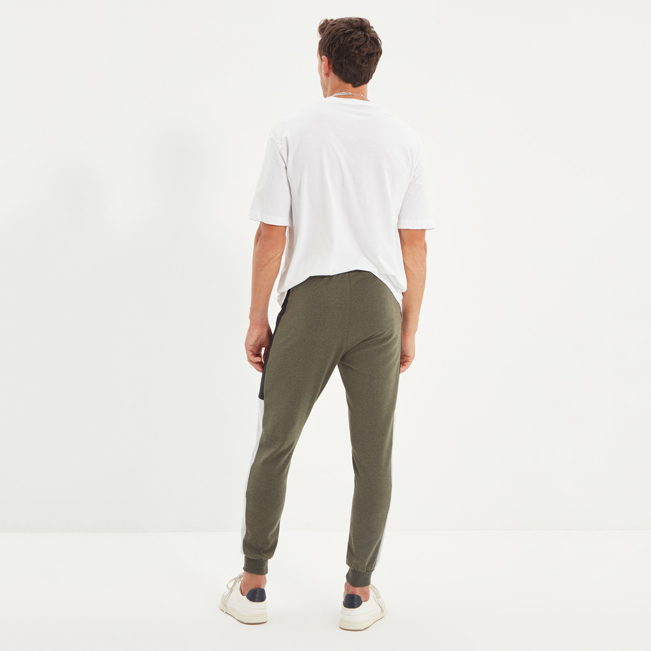 Trendyol Men Solid Pocket Detail Drawstring Jogger-men-clothing-bottoms-joggers-image-6