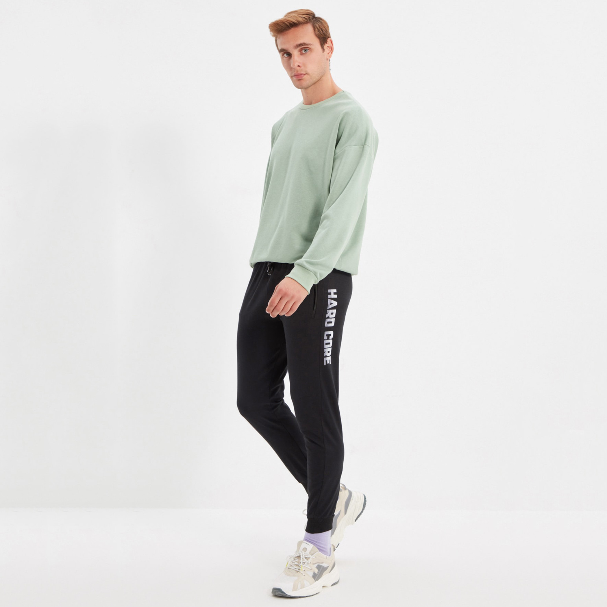 Trendyol Men Solid Pocket Detail Drawstring Jogger-men-clothing-bottoms-joggers-image-1