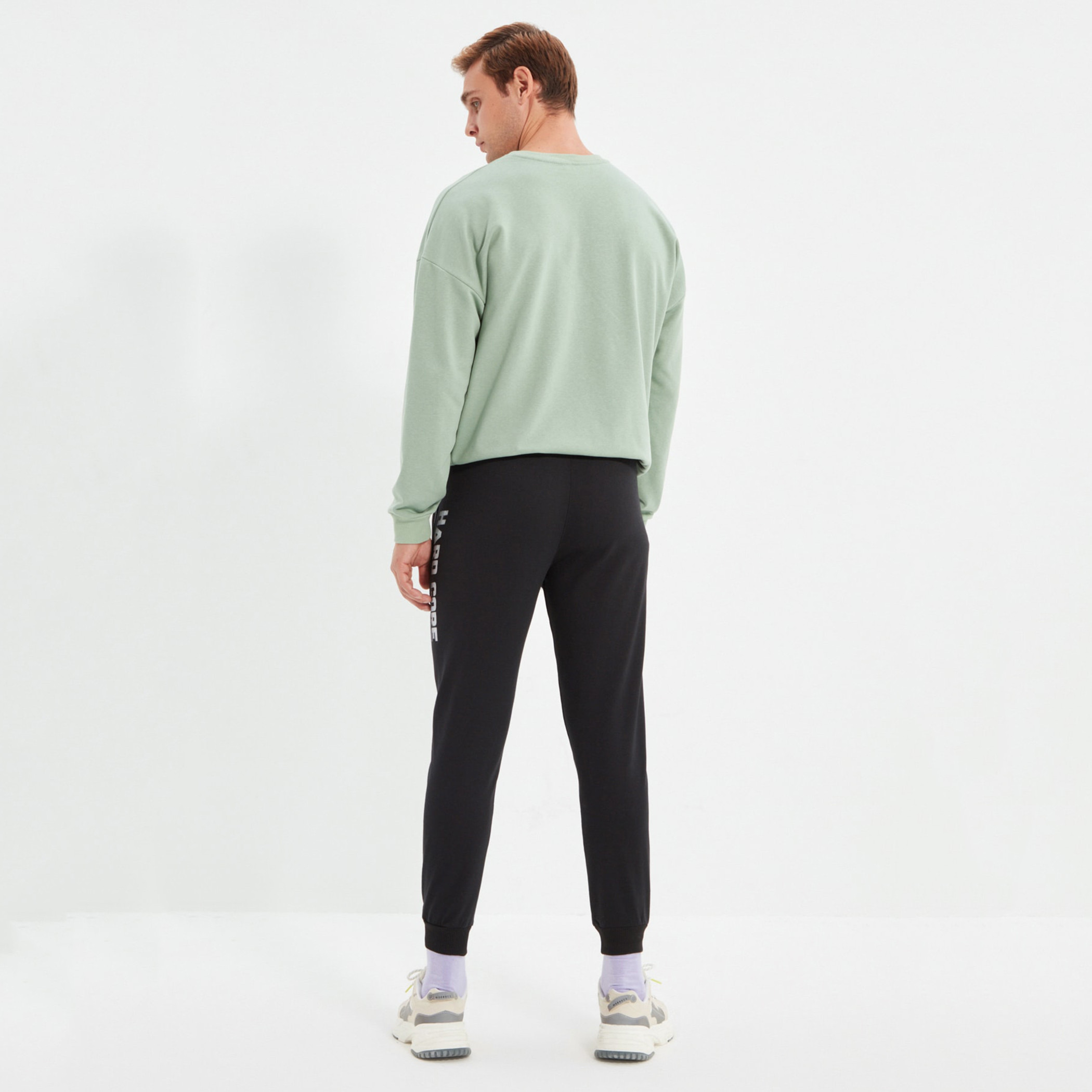 Trendyol Men Solid Pocket Detail Drawstring Jogger-men-clothing-bottoms-joggers-image-4