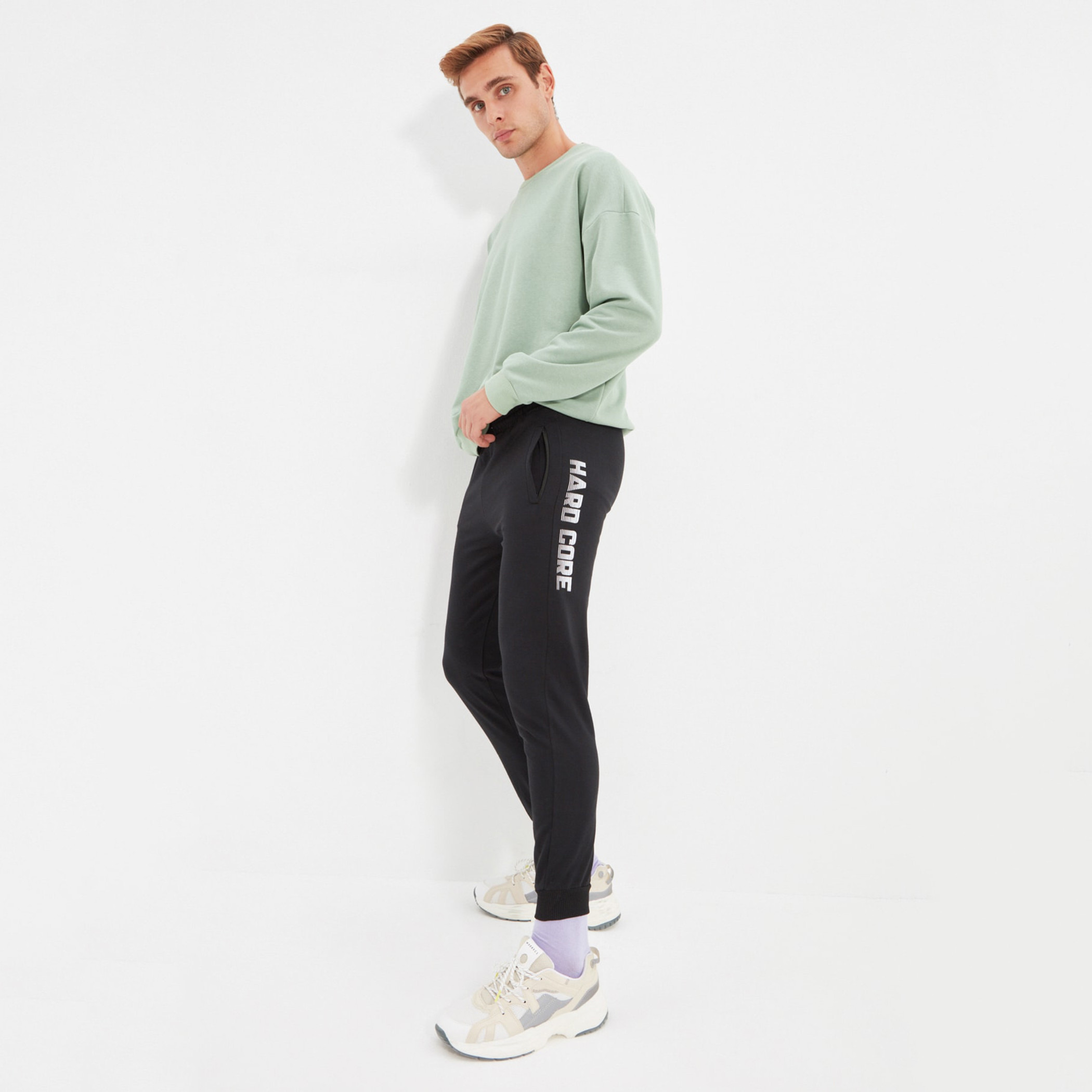 Trendyol Men Solid Pocket Detail Drawstring Jogger-men-clothing-bottoms-joggers-image-5