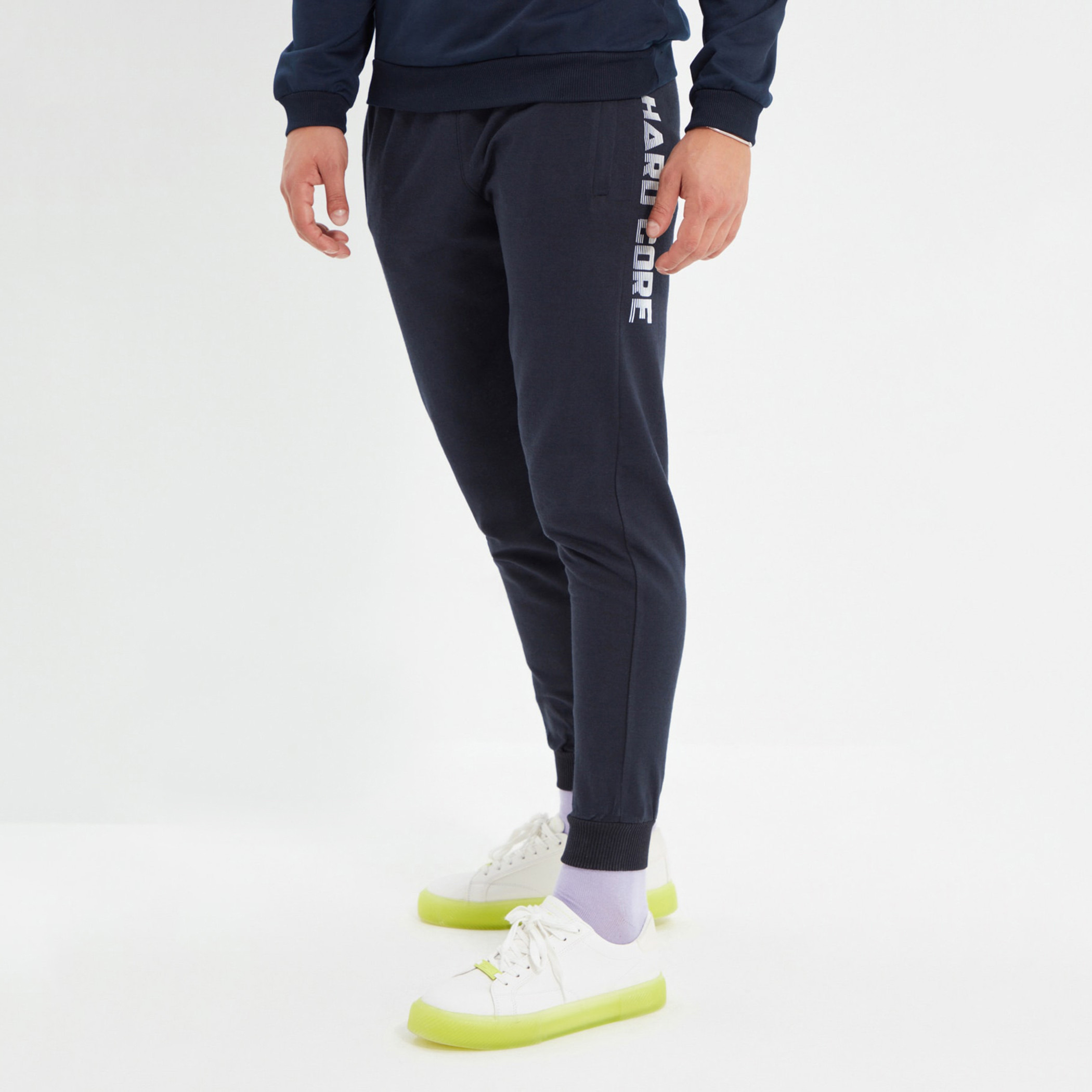 Trendyol Men Solid Pocket Detail Jogger-men-clothing-bottoms-joggers-image-1