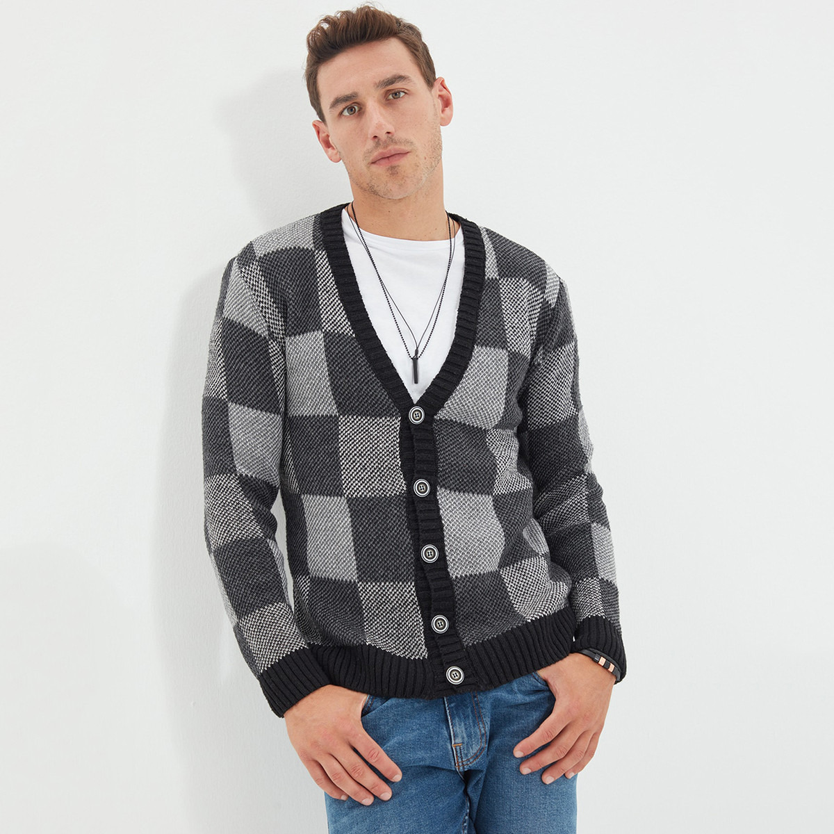 Trendyol Men Checked V-Neck Cardigan-men-clothing-sweatersandpullovers-image-4