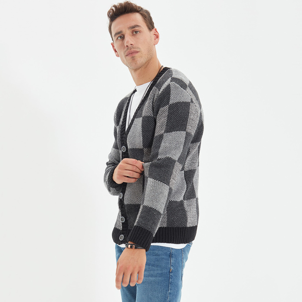 Trendyol Men Checked V-Neck Cardigan-men-clothing-sweatersandpullovers-image-6