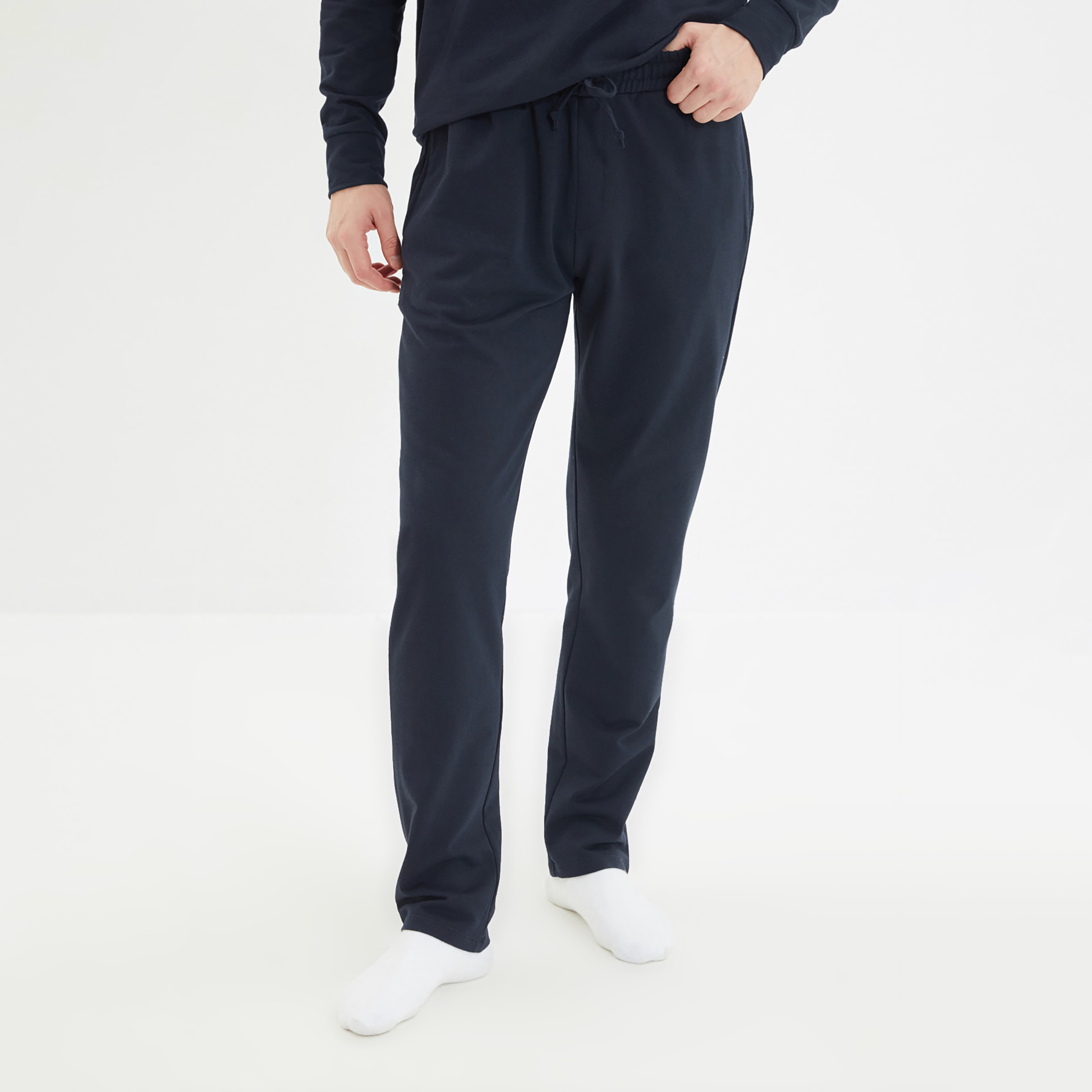 طقم كنزة وبيجاما برباط من ترينديول بياقة دائرية سادة بلون رمادي للرجال-men-clothing-nightwear-sets-image-3