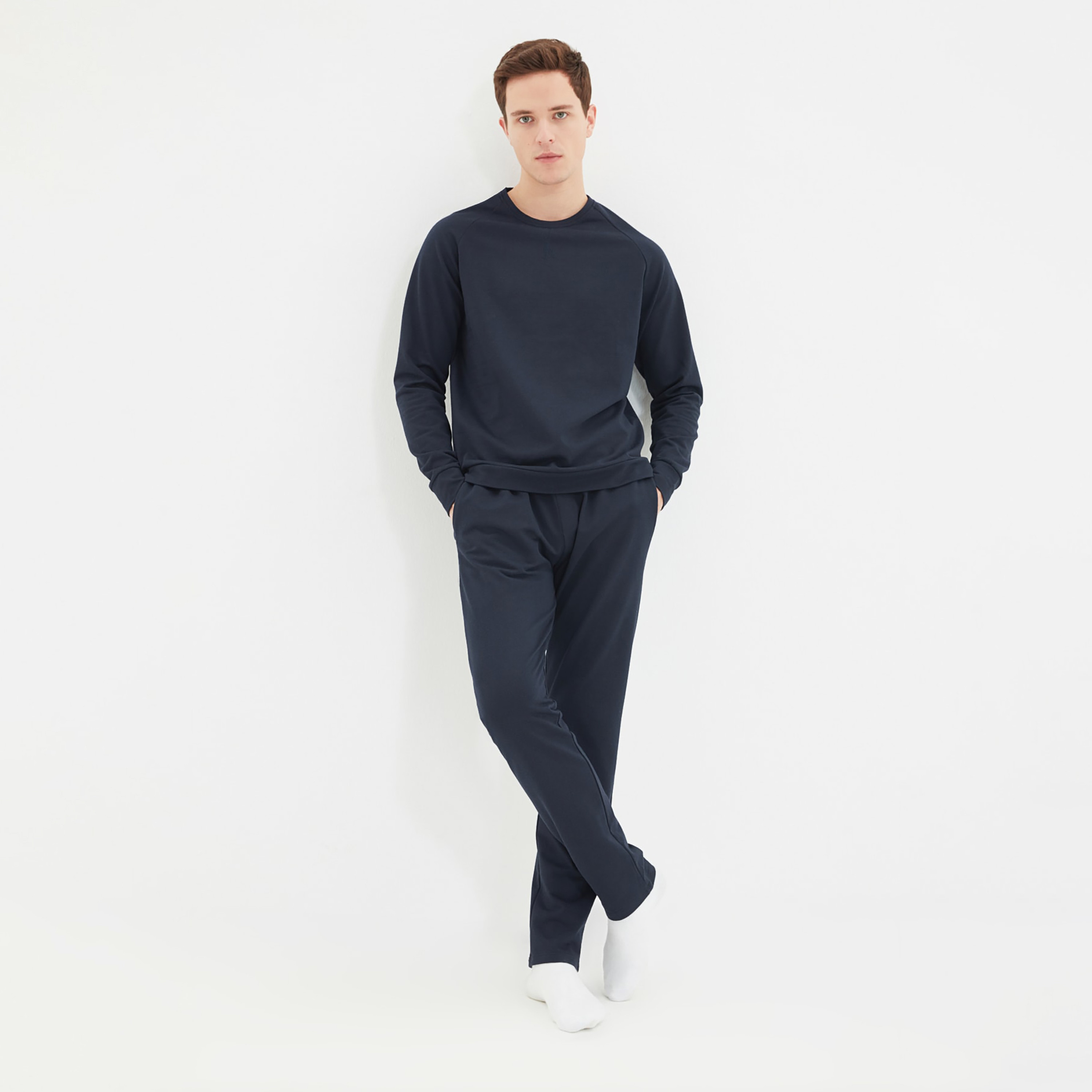 طقم كنزة وبيجاما برباط من ترينديول بياقة دائرية سادة بلون رمادي للرجال-men-clothing-nightwear-sets-image-5
