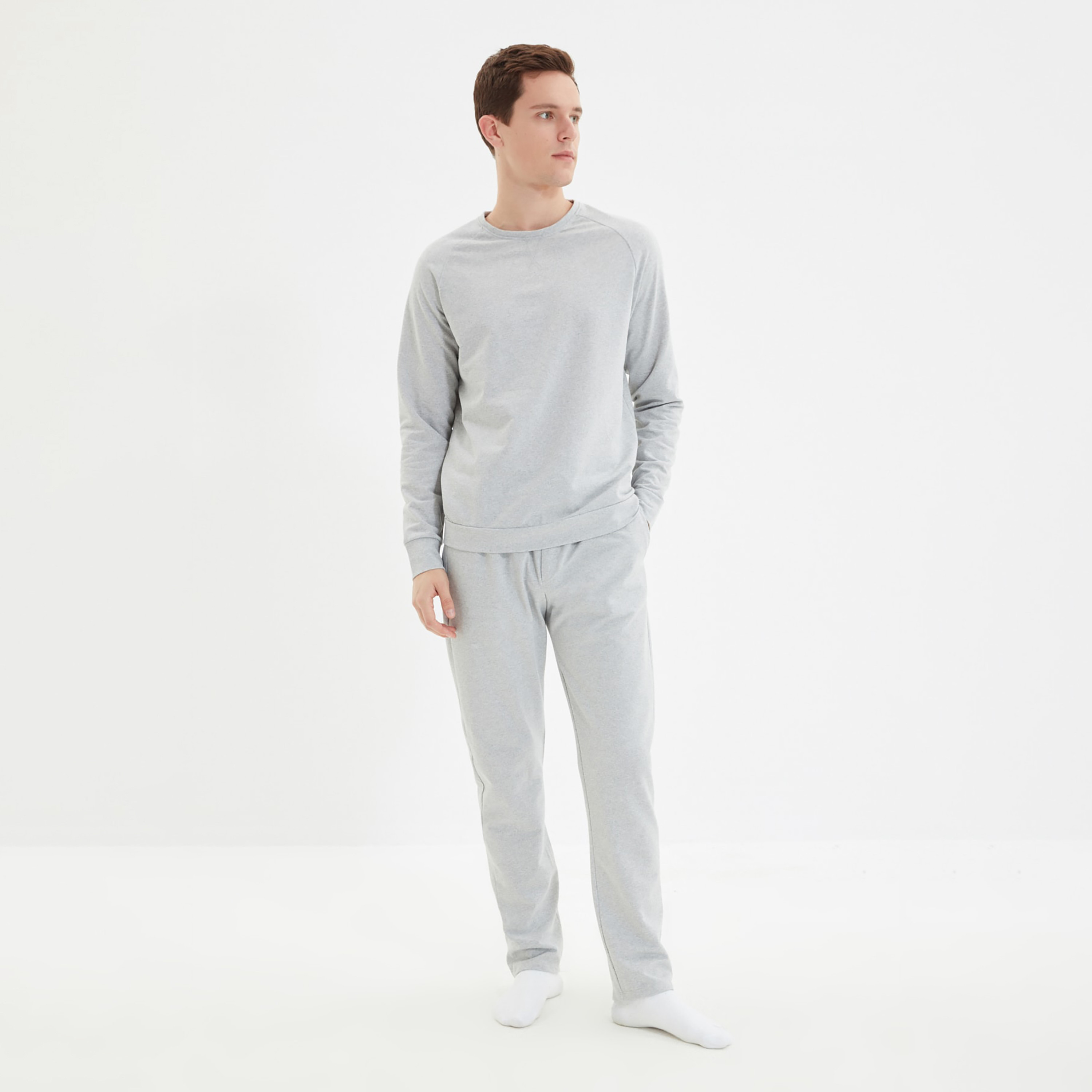 طقم كنزة وبيجاما برباط من ترينديول بياقة دائرية سادة بلون رمادي للرجال-men-clothing-nightwear-sets-image-7