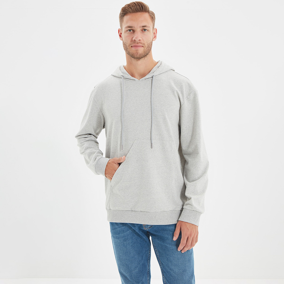 Trendyol Men Solid Hooded Neck Sweatshirt-men-winterwear-hoodiesandsweatshirts-image-2