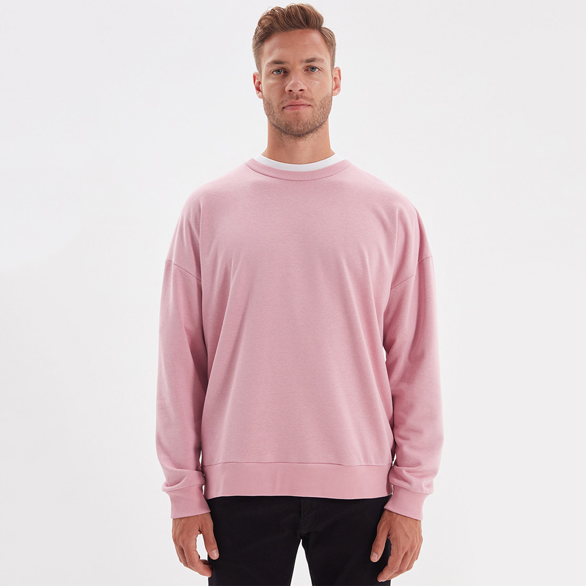 Trendyol Men Solid Crew Neck Sweatshirt-men-winterwear-hoodiesandsweatshirts-image-1