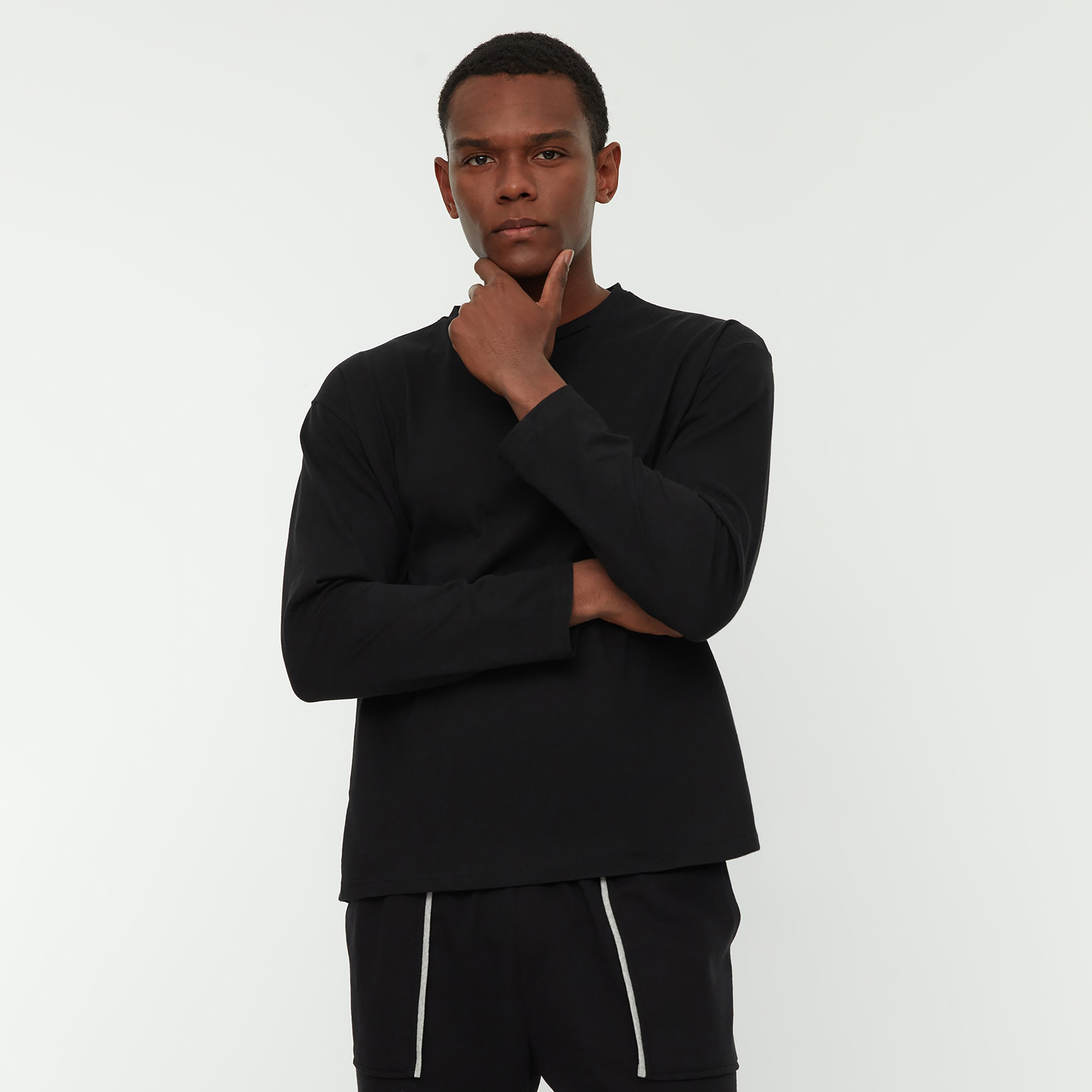 Trendyol Man Black Printed Crew Long Sleeves T-Shirt-men-clothing-nightwear-tshirts-image-2