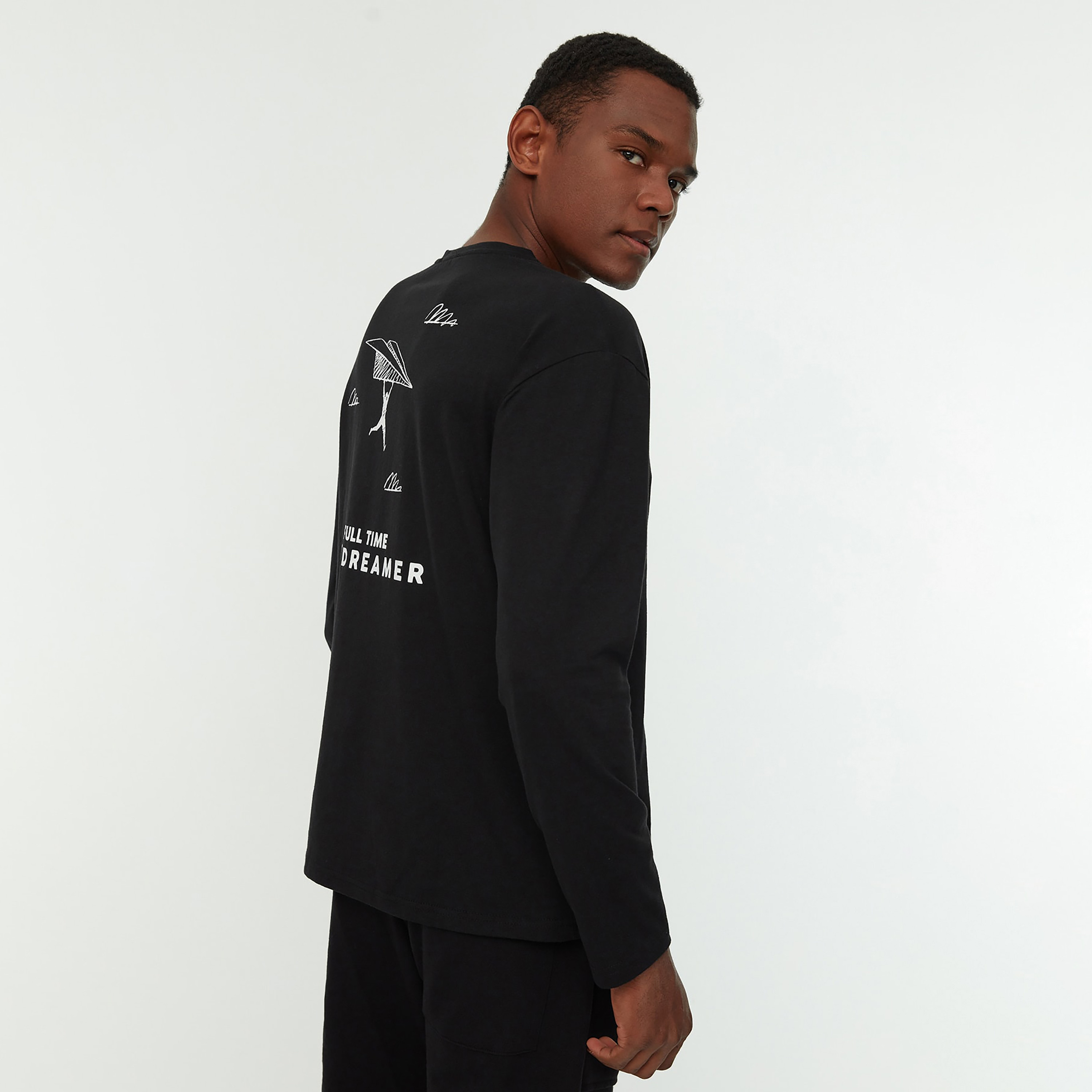 Trendyol Man Black Printed Crew Long Sleeves T-Shirt-men-clothing-nightwear-tshirts-image-3
