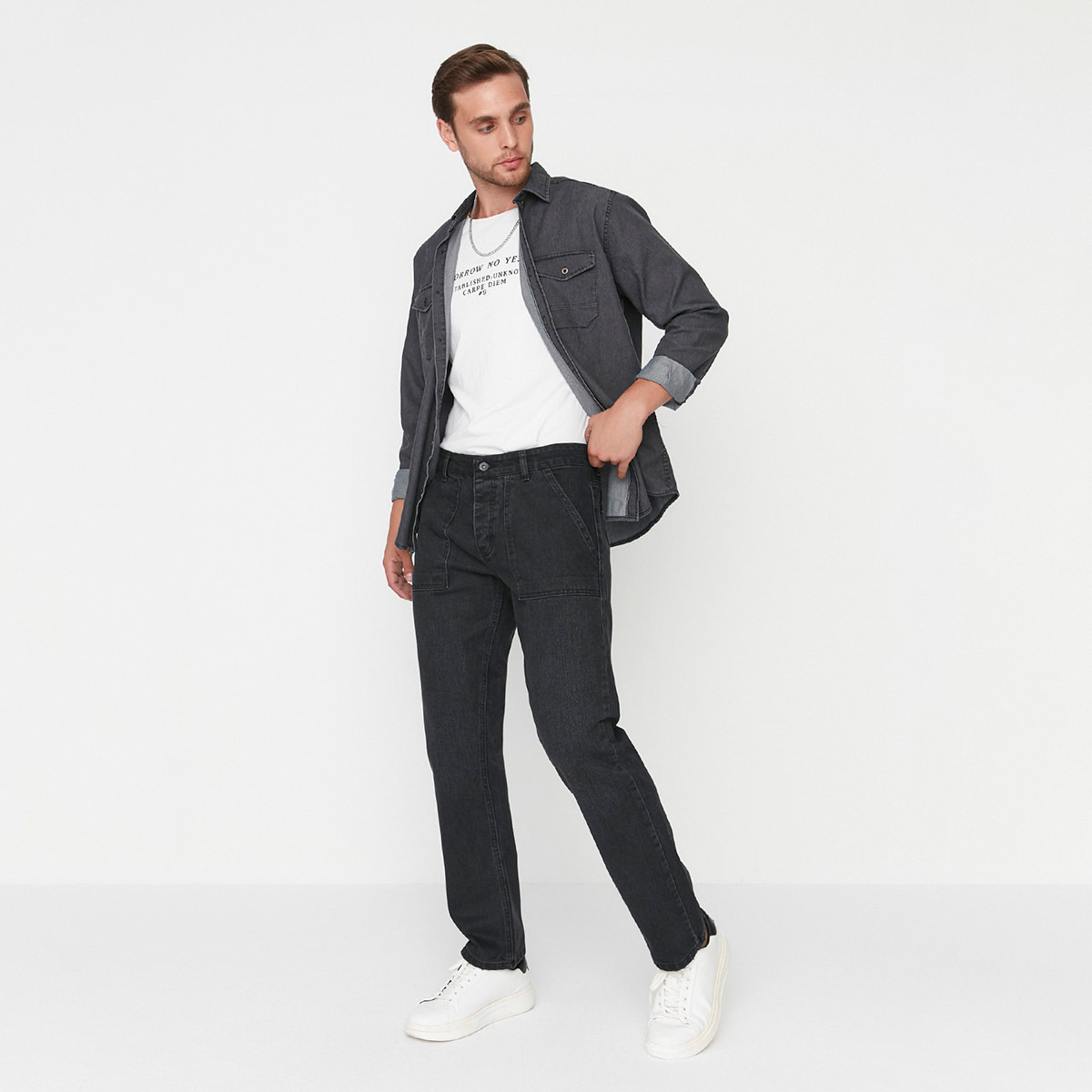 بنطلون جينز مستقيم من ترينديول رجالي بلون اسود سادة مع جيب فاتح-men-clothing-bottoms-jeans-image-3