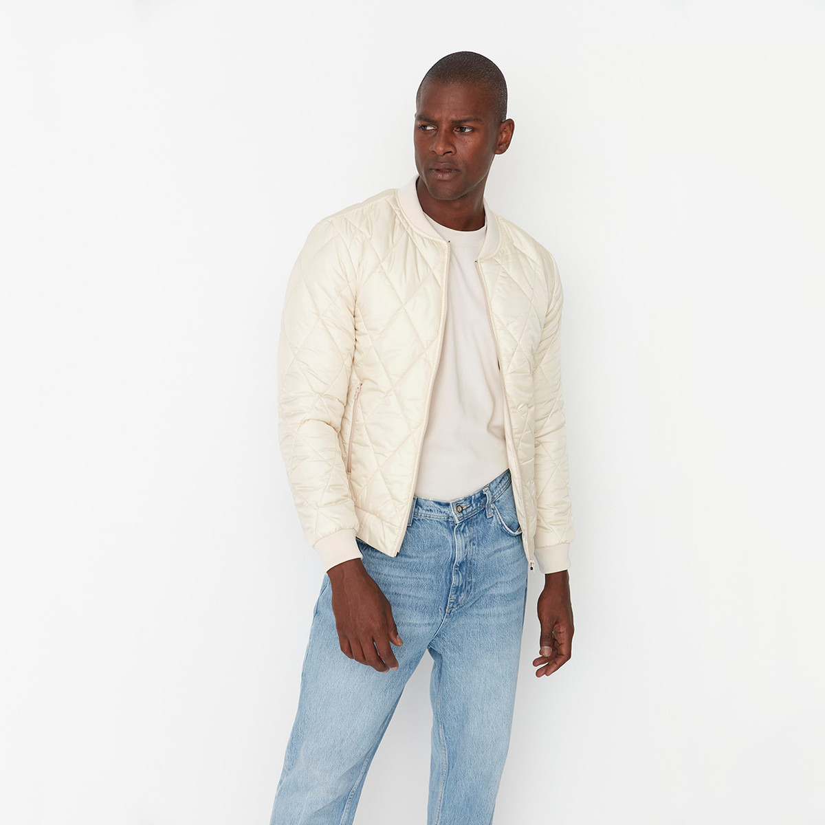 جاكيت ترينديول للرجال مع مبطن كريمي بسحاب أمامي وجيوب مائلة بسحاب-men-clothing-jacketsandblazers-jackets-image-3
