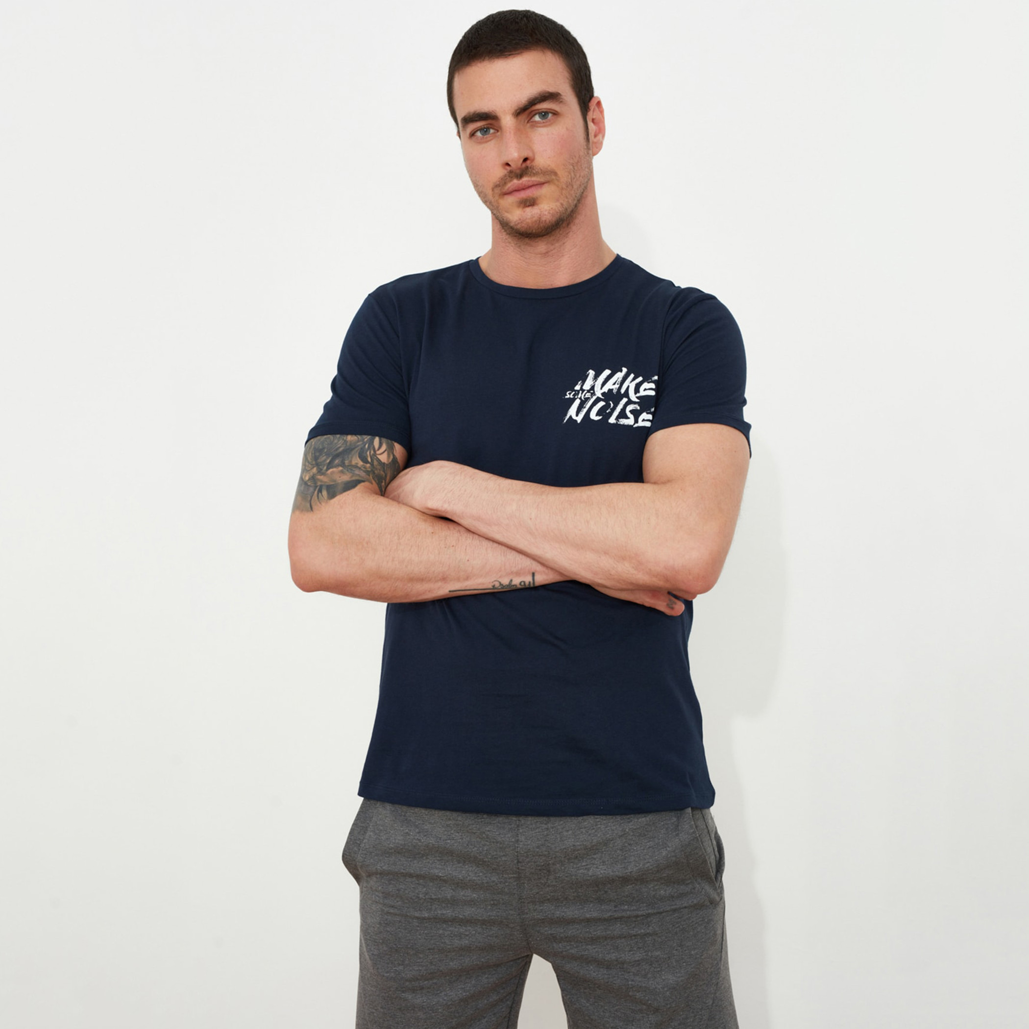 Trendyol Men Solid Crew Neck T-Shirt-men-clothing-tshirtsandpolos-tshirts-image-2
