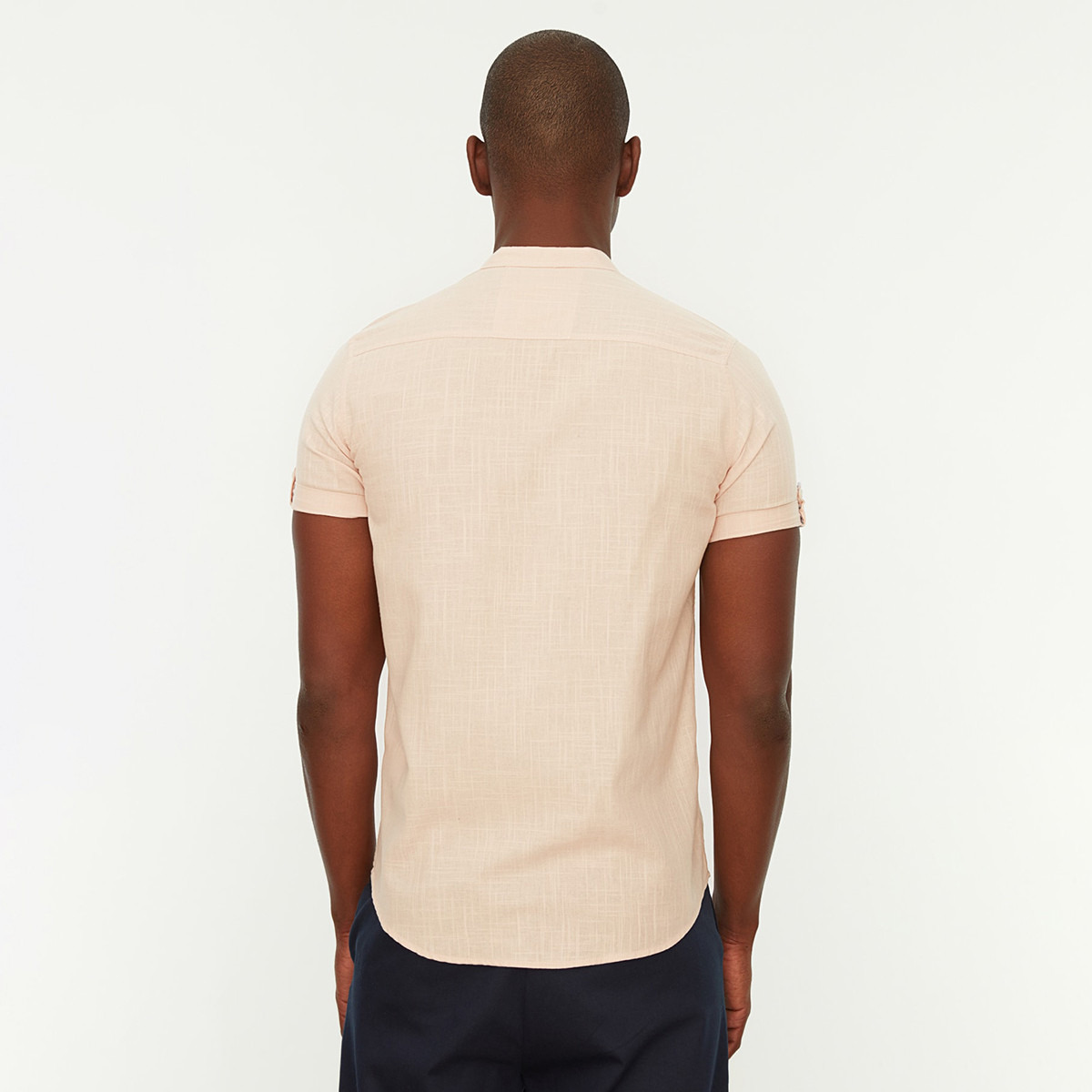 ترينديول قميص وردي سادة بياقة ماندرين وأكمام قصيرة مع جيب للرجال-men-clothing-shirts-image-5