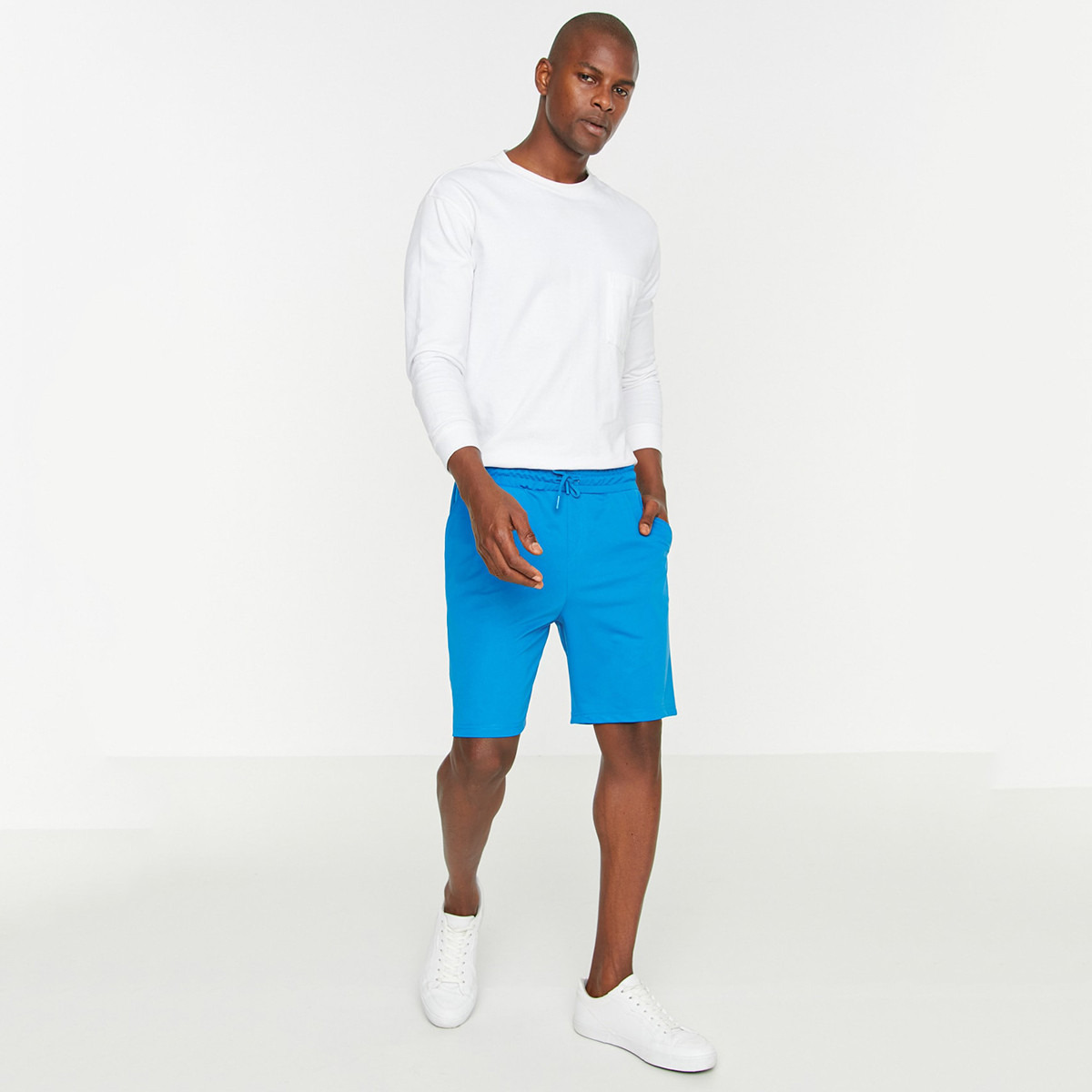 شورتز ترينديول بلون أسود سادة برباط و جيب للرجال-men-clothing-bottoms-shorts-image-8