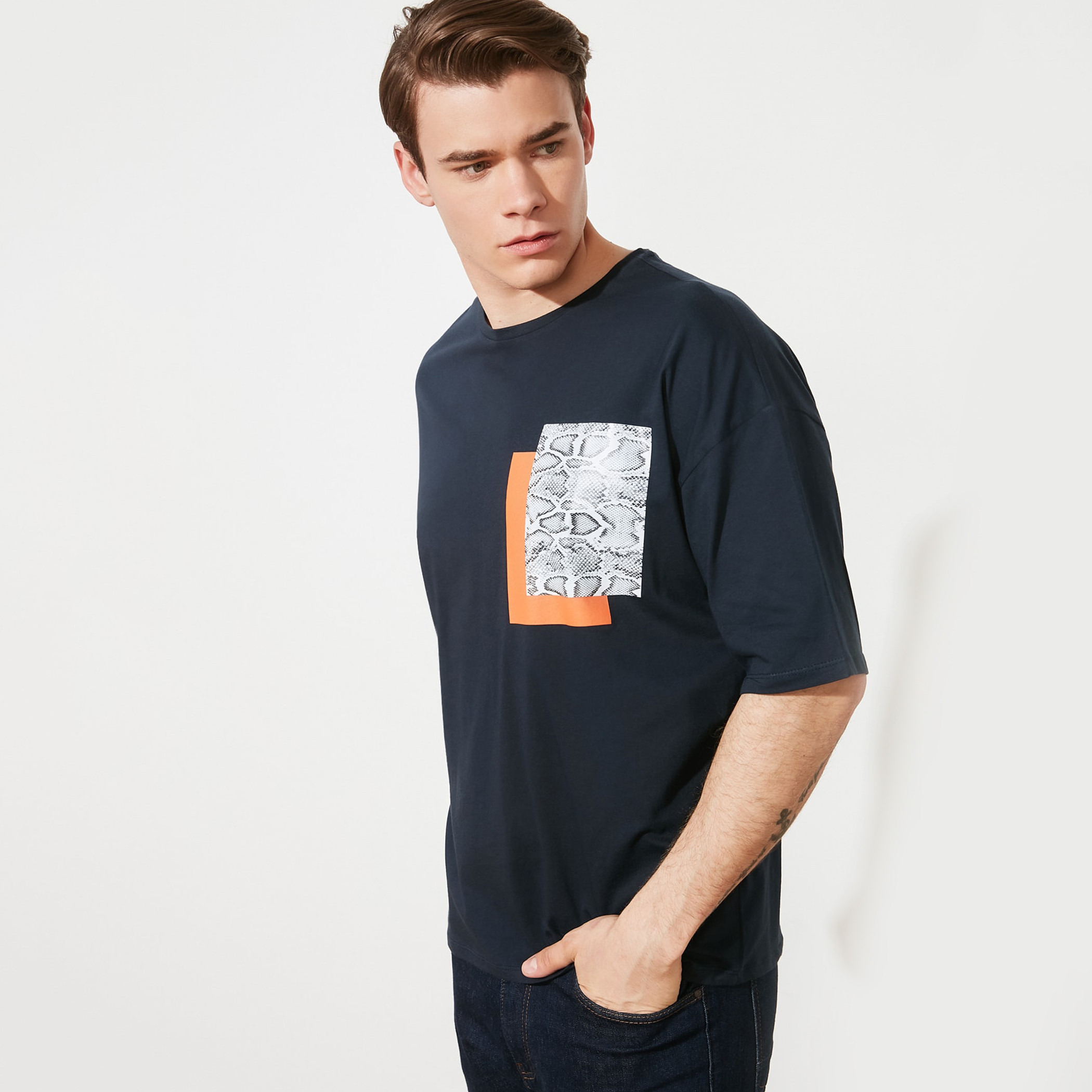 Trendyol Men Printed Round Neck T-Shirt-men-clothing-tshirtsandpolos-tshirts-image-1