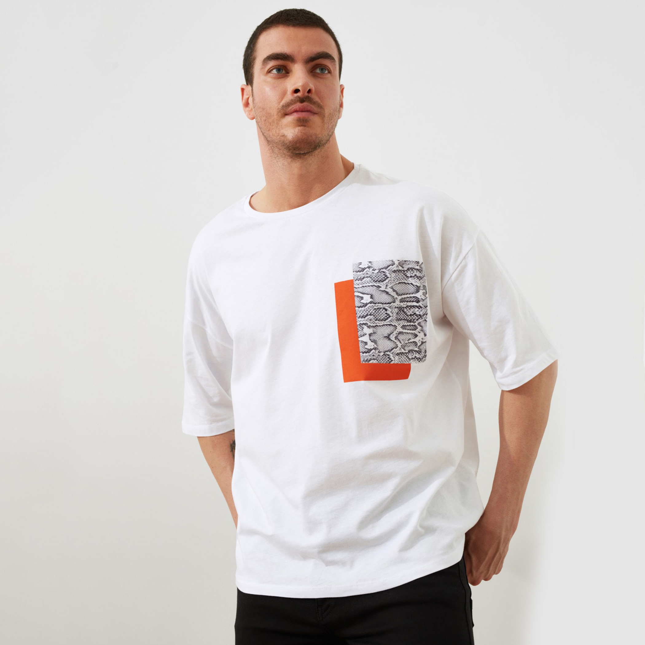 ترينديول أبيض تي شيرت-men-clothing-tshirtsandpolos-tshirts-image-2