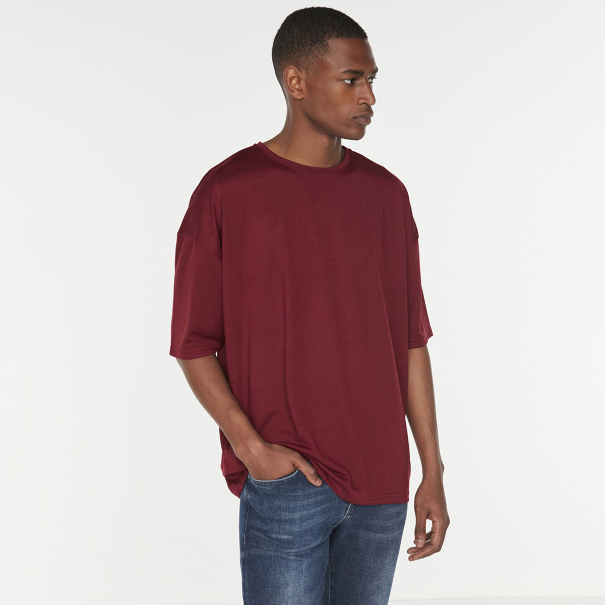 ترينديول تي شيرت عنابي سادة برقبة دائرية كبيرة الحجم للرجال-men-clothing-tshirtsandpolos-tshirts-image-1