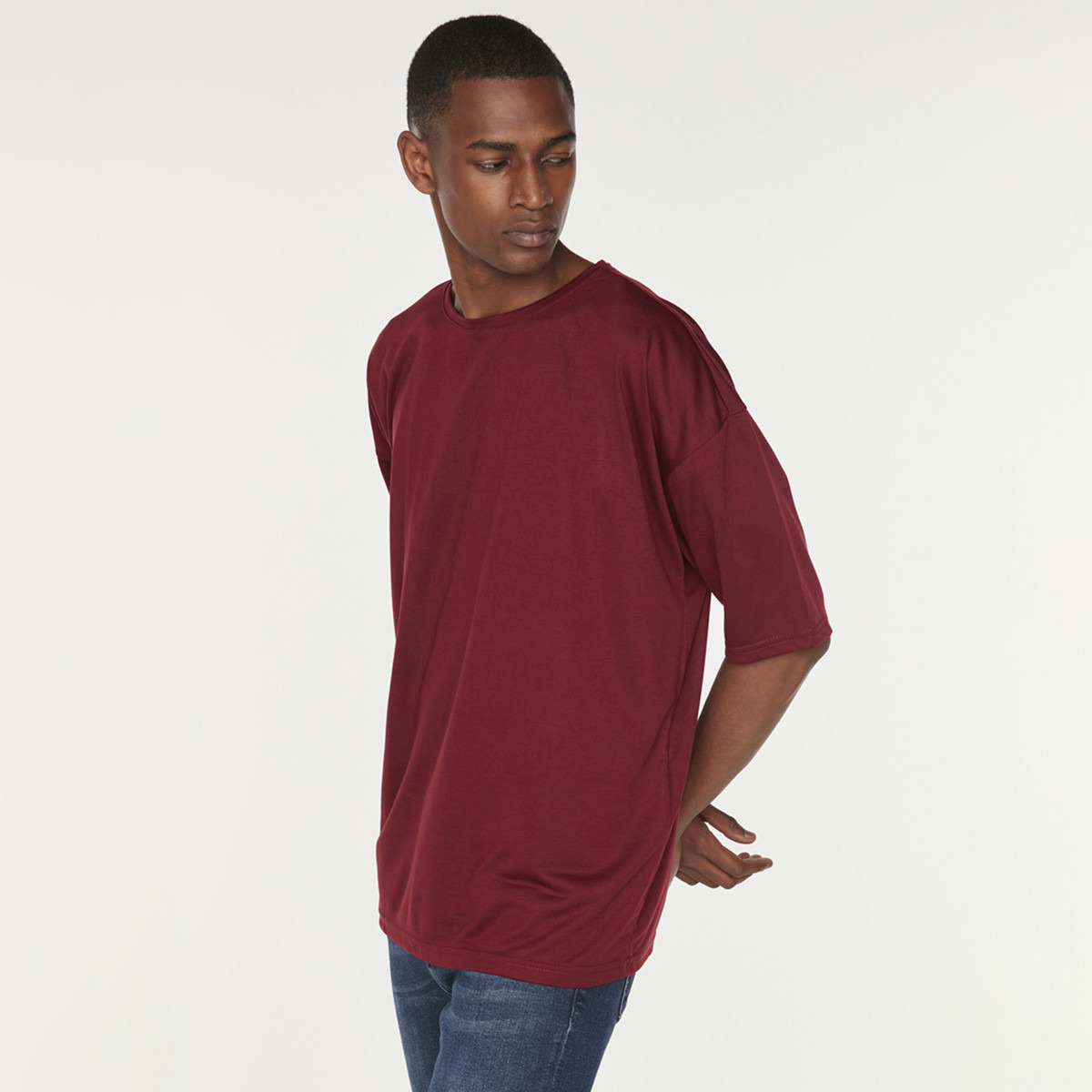ترينديول تي شيرت عنابي سادة برقبة دائرية كبيرة الحجم للرجال-men-clothing-tshirtsandpolos-tshirts-image-2