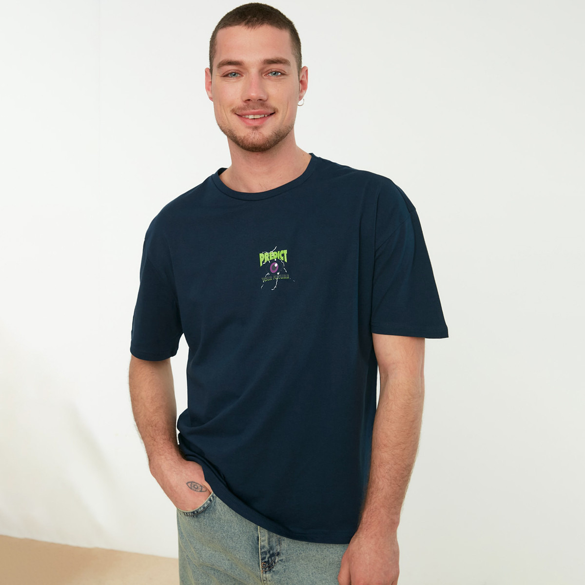 ترينديول قميص أزرق مطبوع بياقة مستديرة وأكمام قصيرة للرجال-men-clothing-tshirtsandpolos-tshirts-image-1