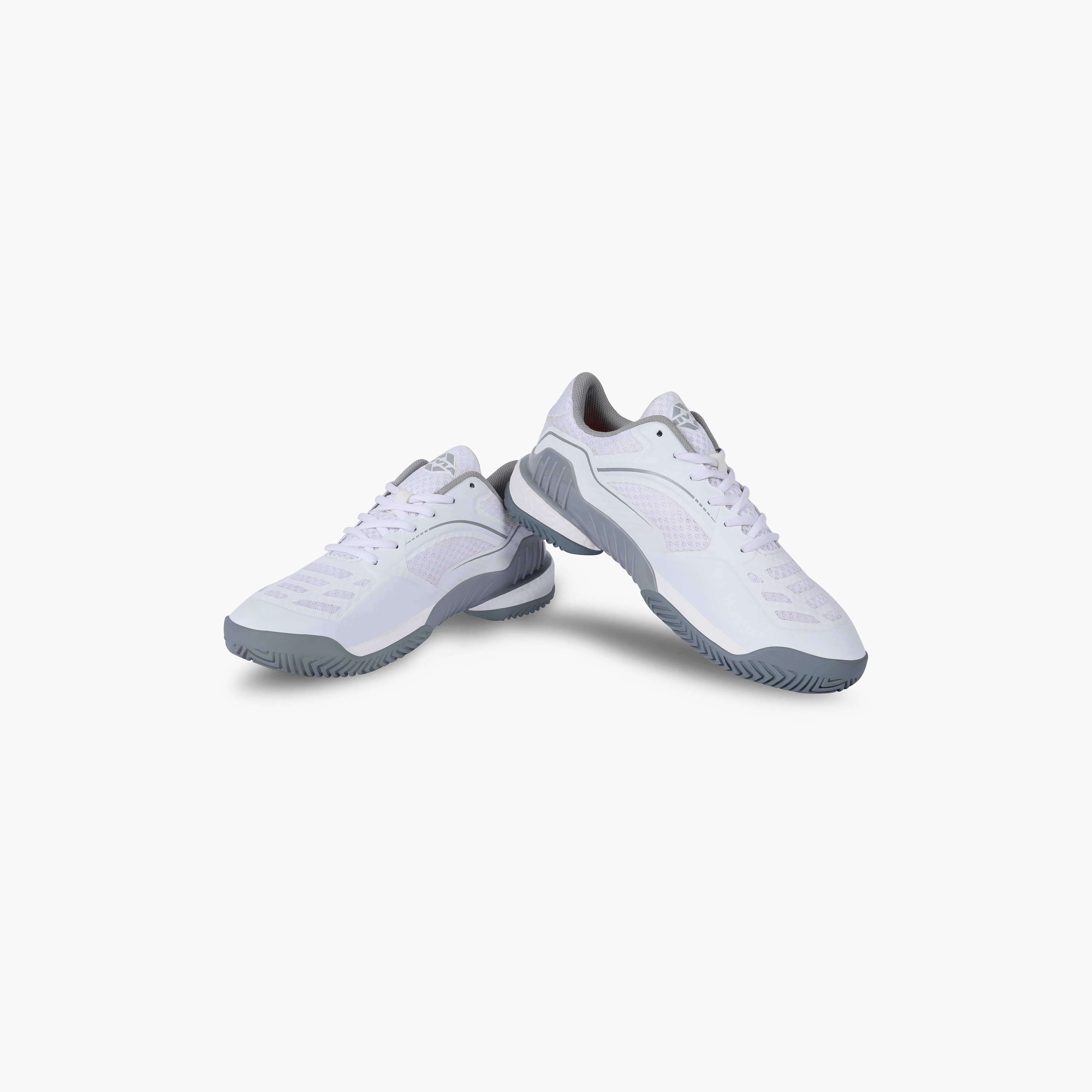 Nivia white hot sale running shoes