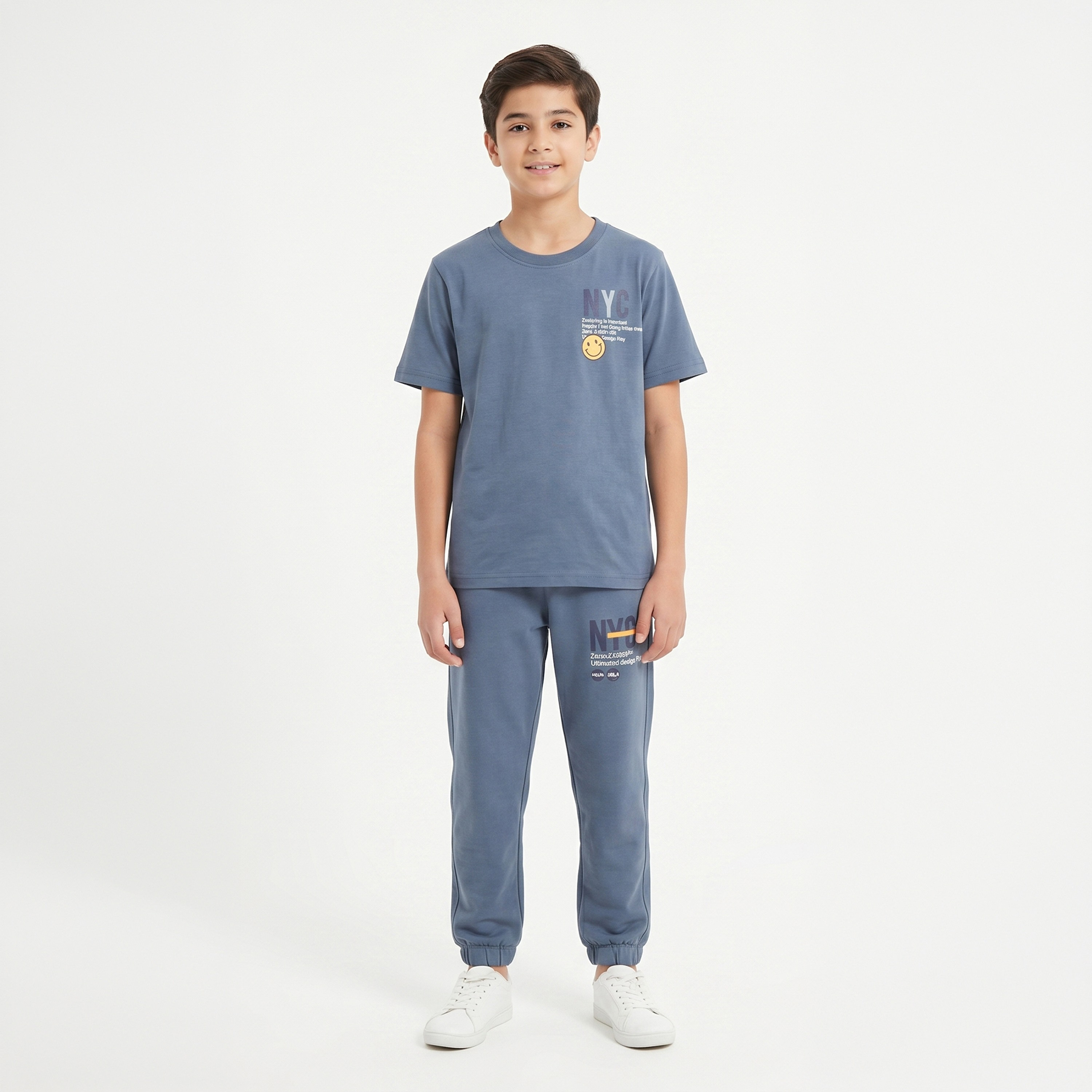 طقم تيشيرت بأكمام قصيرة مع بنطلون جوجر من كول آند كول-boys-clothing-setsandcoords-image-1