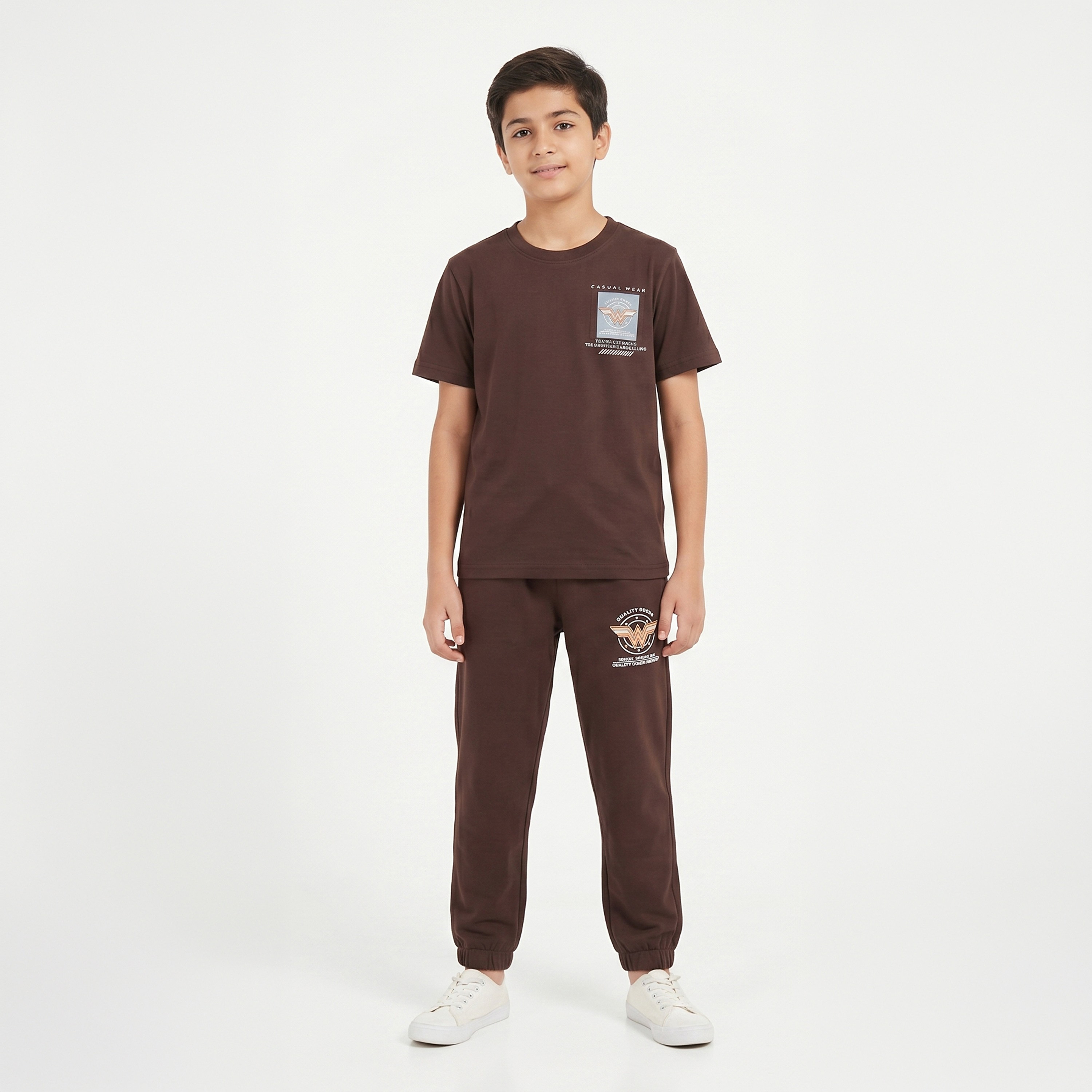 طقم تيشيرت بأكمام قصيرة مع بنطلون جوجر من كول آند كول-boys-clothing-setsandcoords-image-1