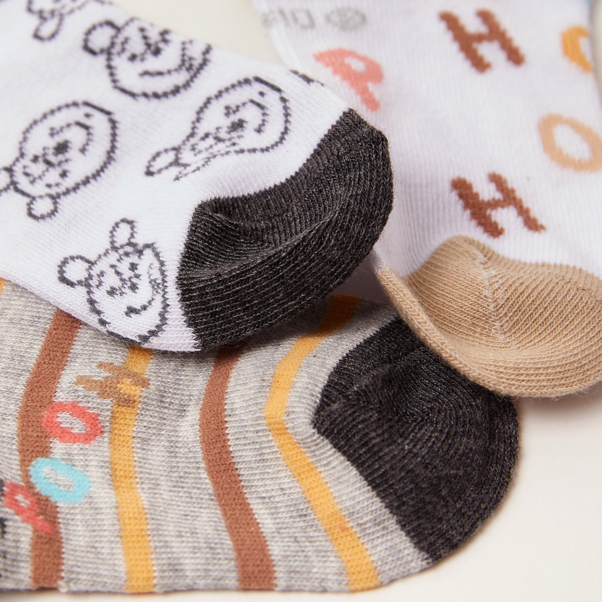 جوارب بطبعات ويني ذي بو من ديزني - طقم من 3-baby-boys-accessories-socks-image-4