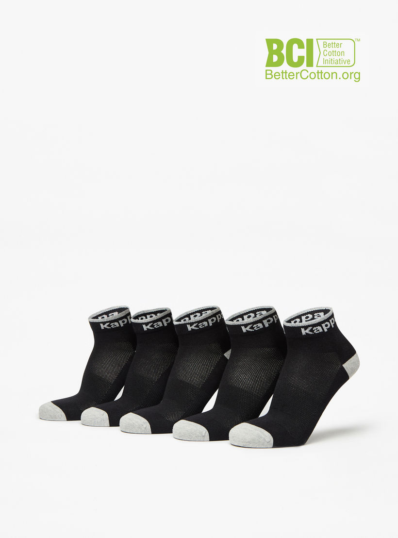 طقم جوارب رياضية 5 أزواج بطول متوسط وطبعات الشعار من كابا-men-socks-image-1