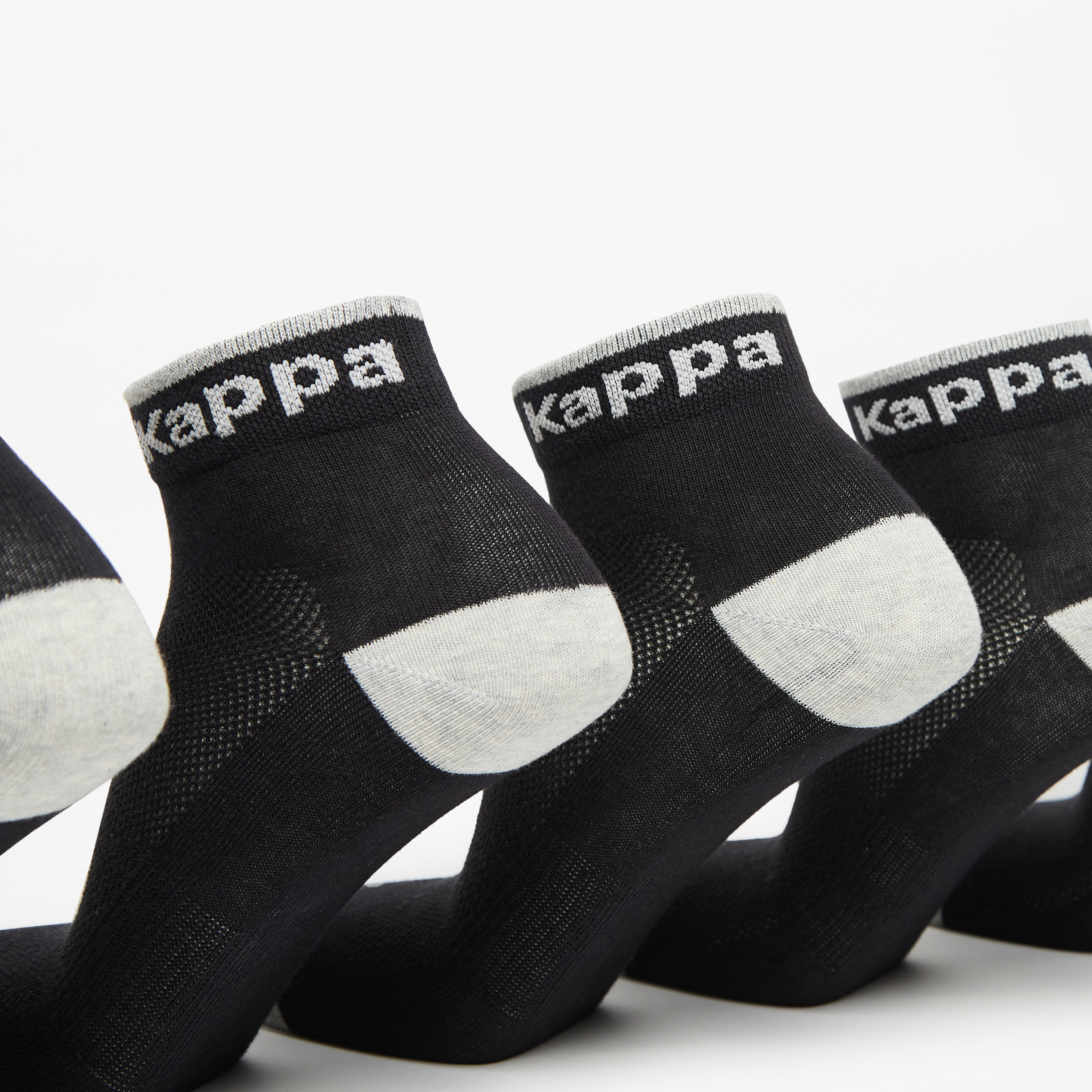طقم جوارب رياضية 5 أزواج بطول متوسط وطبعات الشعار من كابا-men-socks-image-2