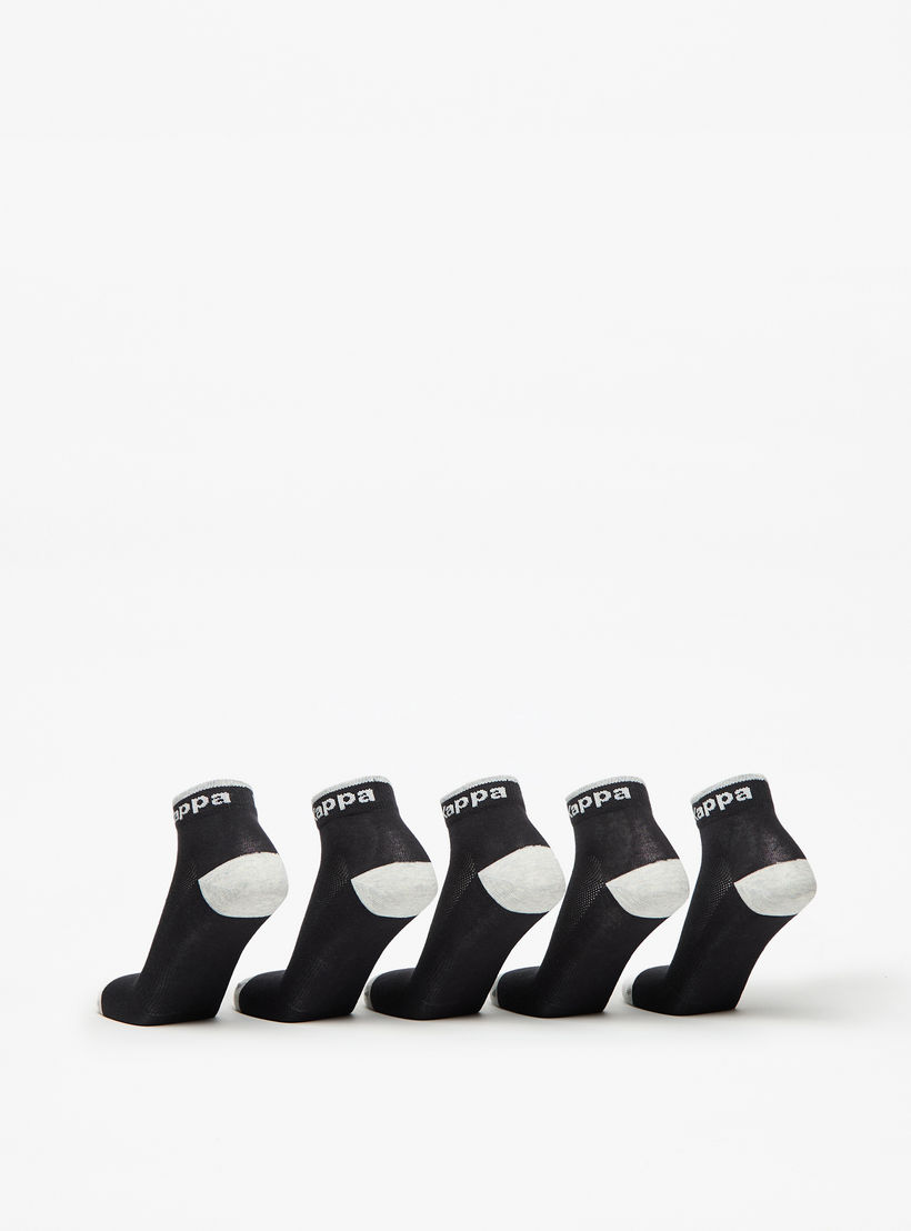 طقم جوارب رياضية 5 أزواج بطول متوسط وطبعات الشعار من كابا-men-socks-image-3