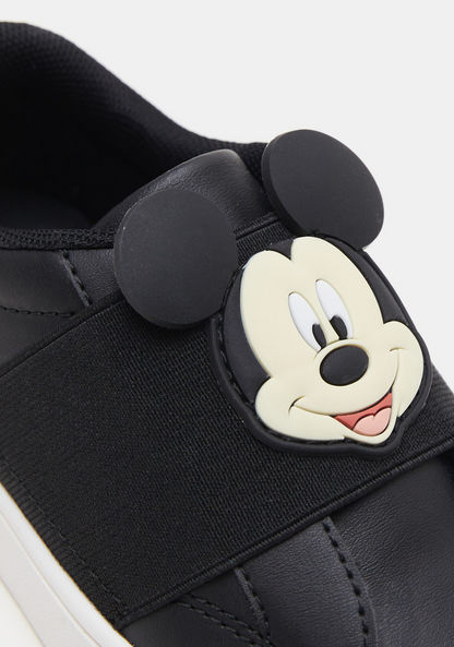 Mickey Mouse Applique Detailed Slip-On Sneakers