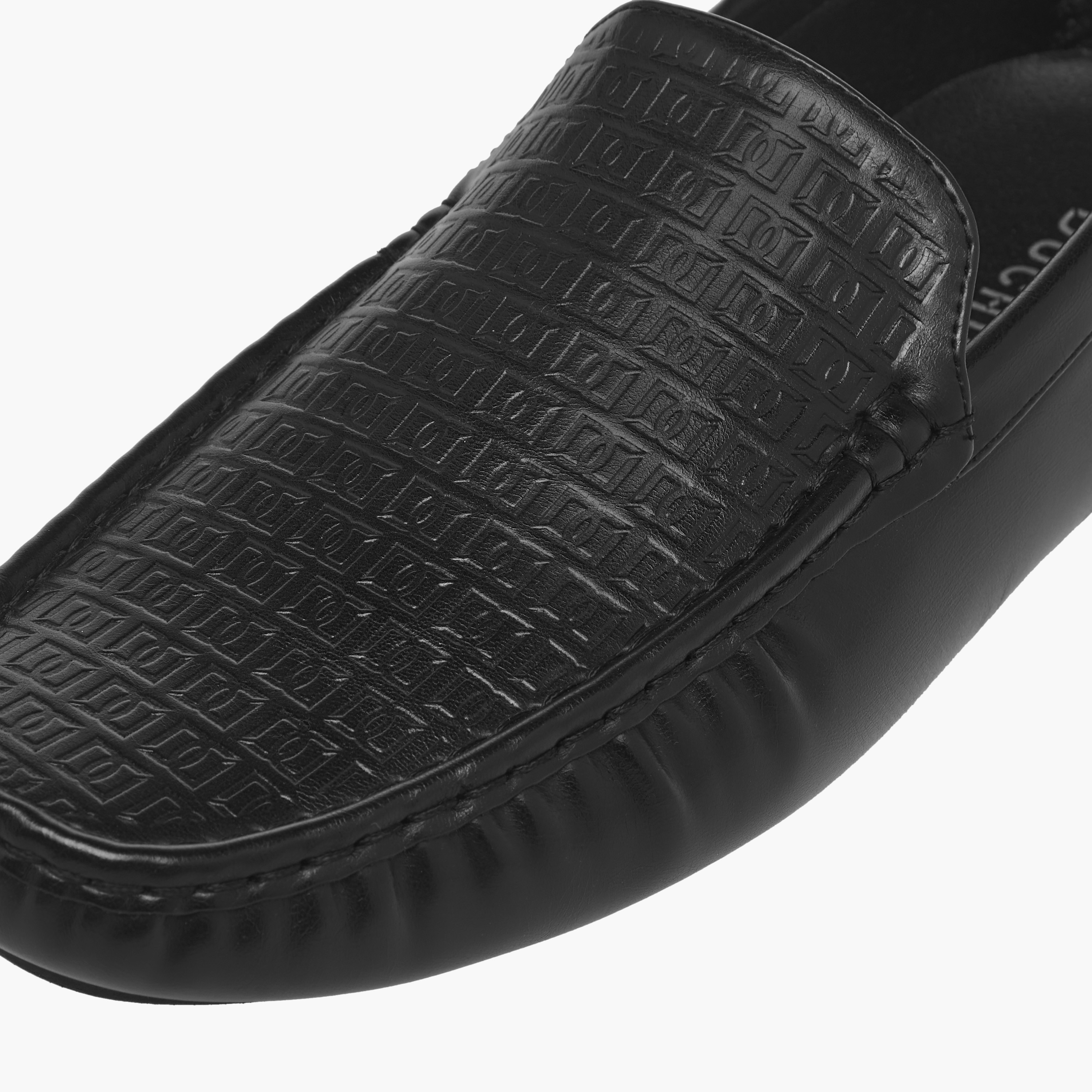 حذاء موكاسين سهل الارتداء بملمس مونوجرام بارز للرجال من دوتشيني-men-shoes-loafersandmoccasins-image-4