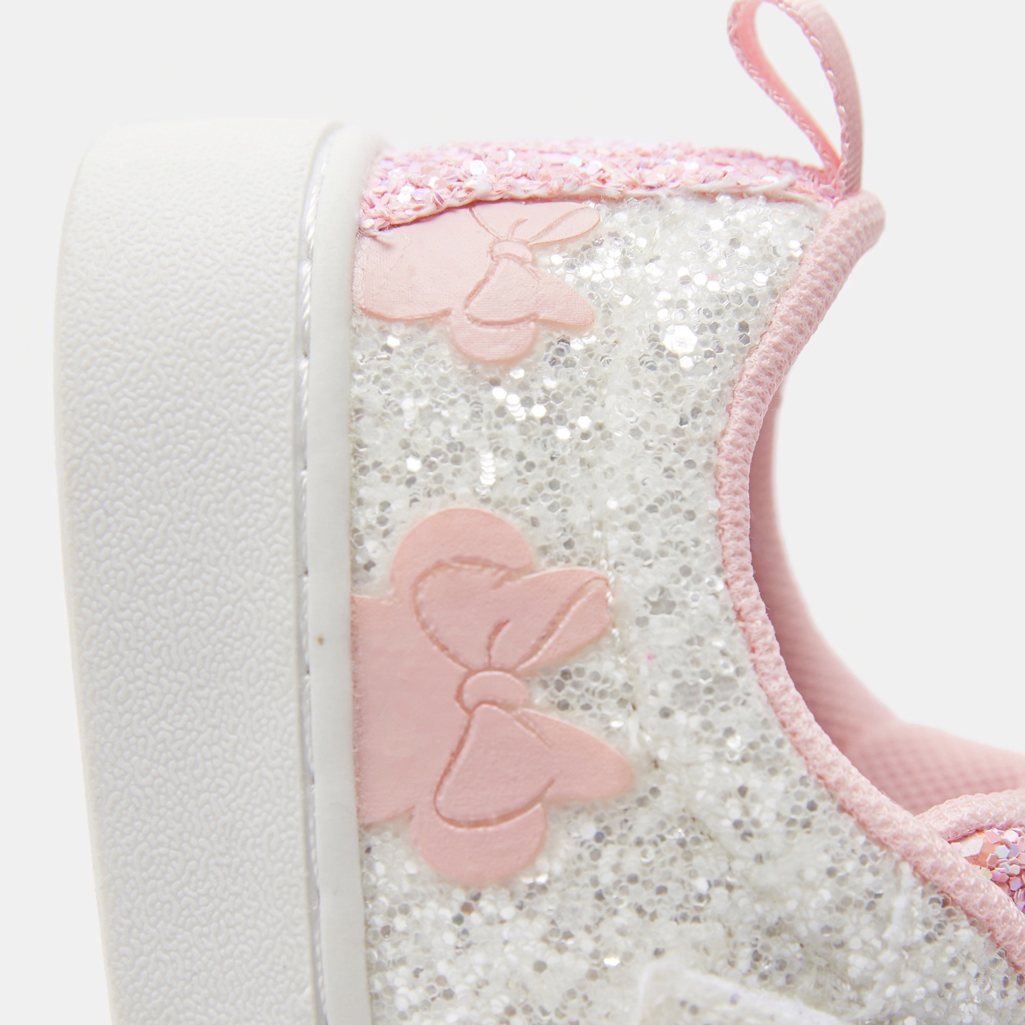 حذاء بارز الملمس بشريط إغلاق لاصق وتصميم ميني ماوس جليتر من ديزني-baby-girls-shoes-closedshoes-image-4