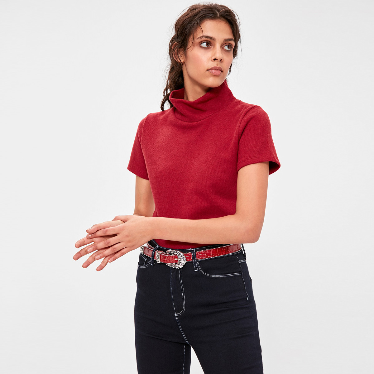 بلوزة بارزة الملمس بياقة عالية وأكمام قصيرة من ترينديول-women-clothing-tshirts-image-1