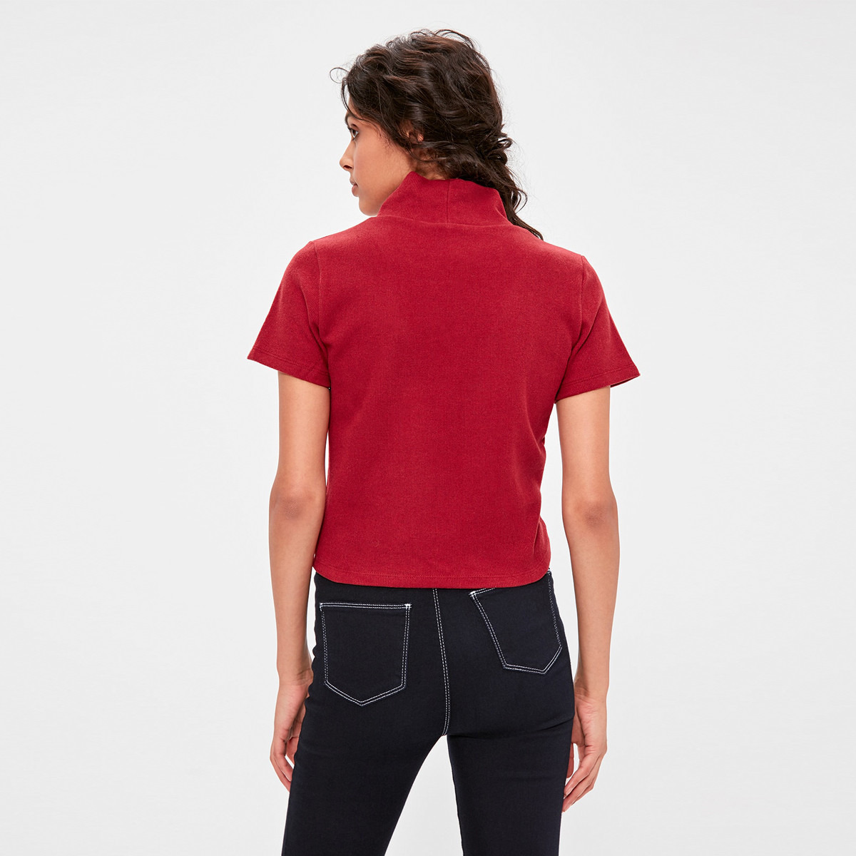 بلوزة بارزة الملمس بياقة عالية وأكمام قصيرة من ترينديول-women-clothing-tshirts-image-3