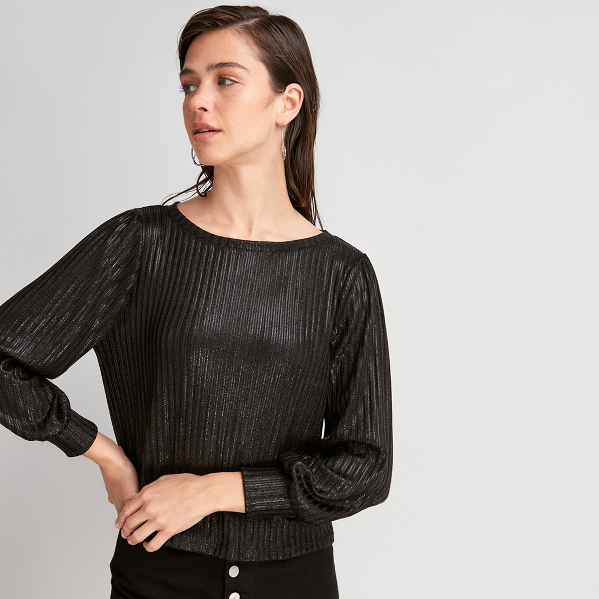 بلوزة بتفاصيل ميتاليك وأكمام بيشوب من ترينديول-women-clothing-shirtsandblouses-blouses-image-1