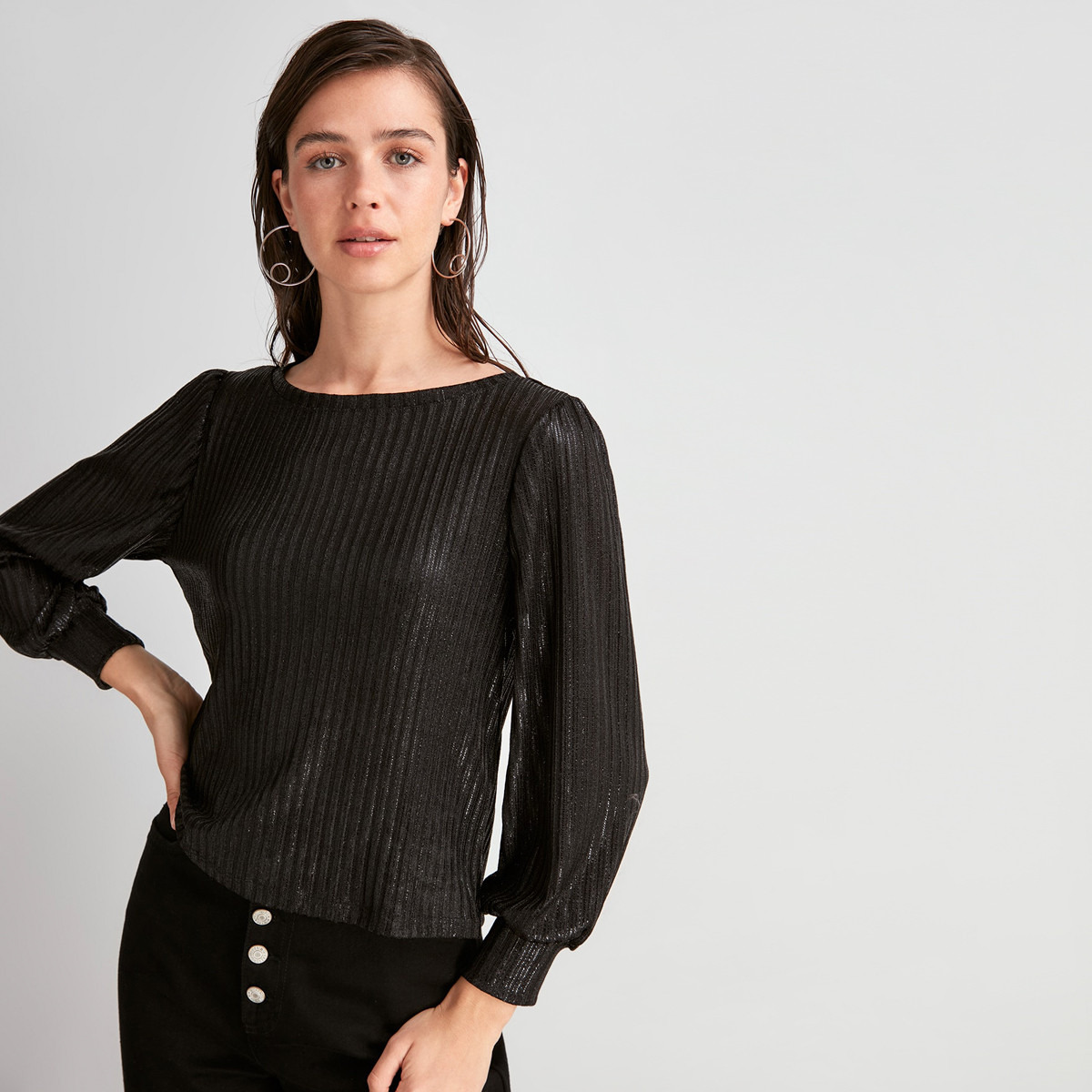 بلوزة بتفاصيل ميتاليك وأكمام بيشوب من ترينديول-women-clothing-shirtsandblouses-blouses-image-2