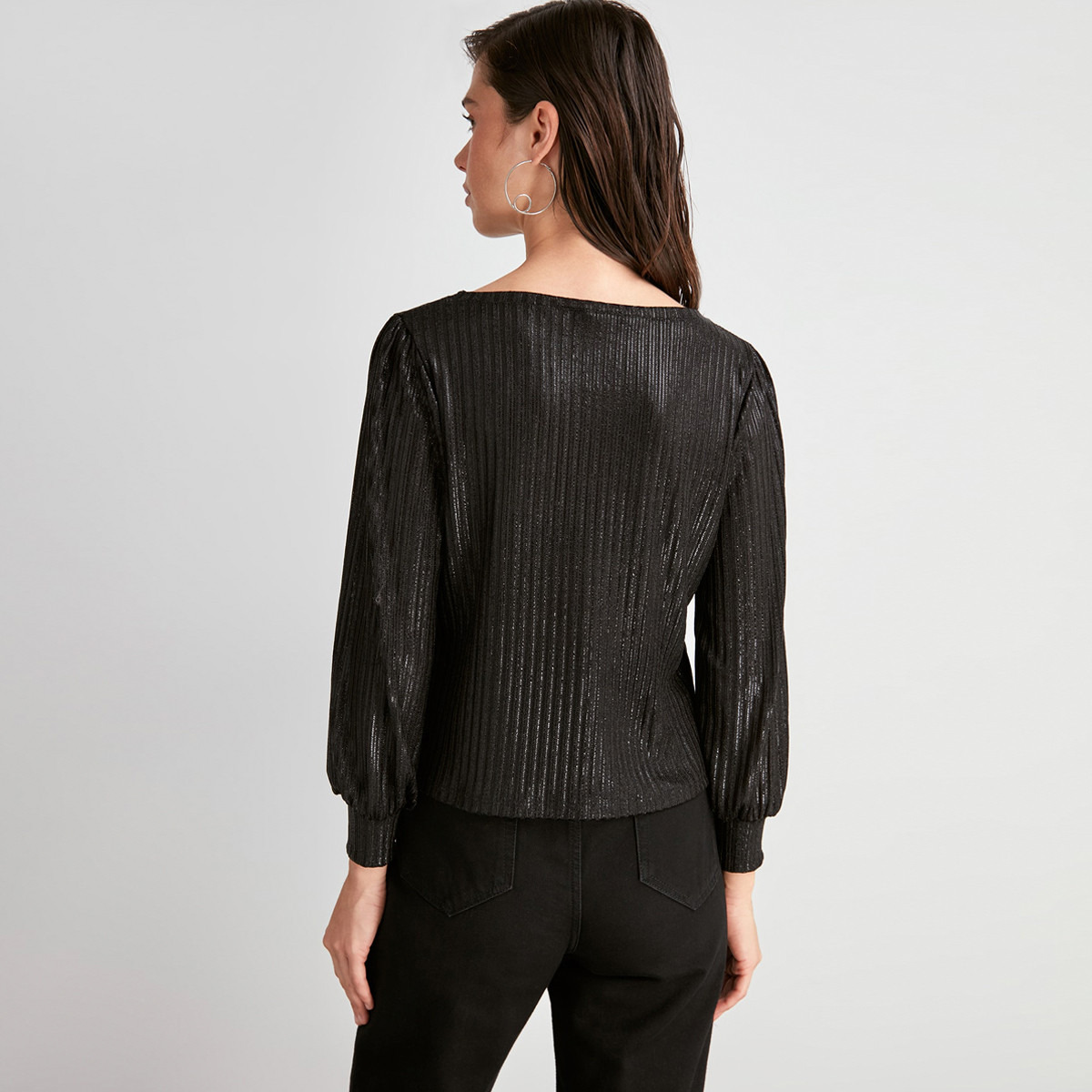 بلوزة بتفاصيل ميتاليك وأكمام بيشوب من ترينديول-women-clothing-shirtsandblouses-blouses-image-4