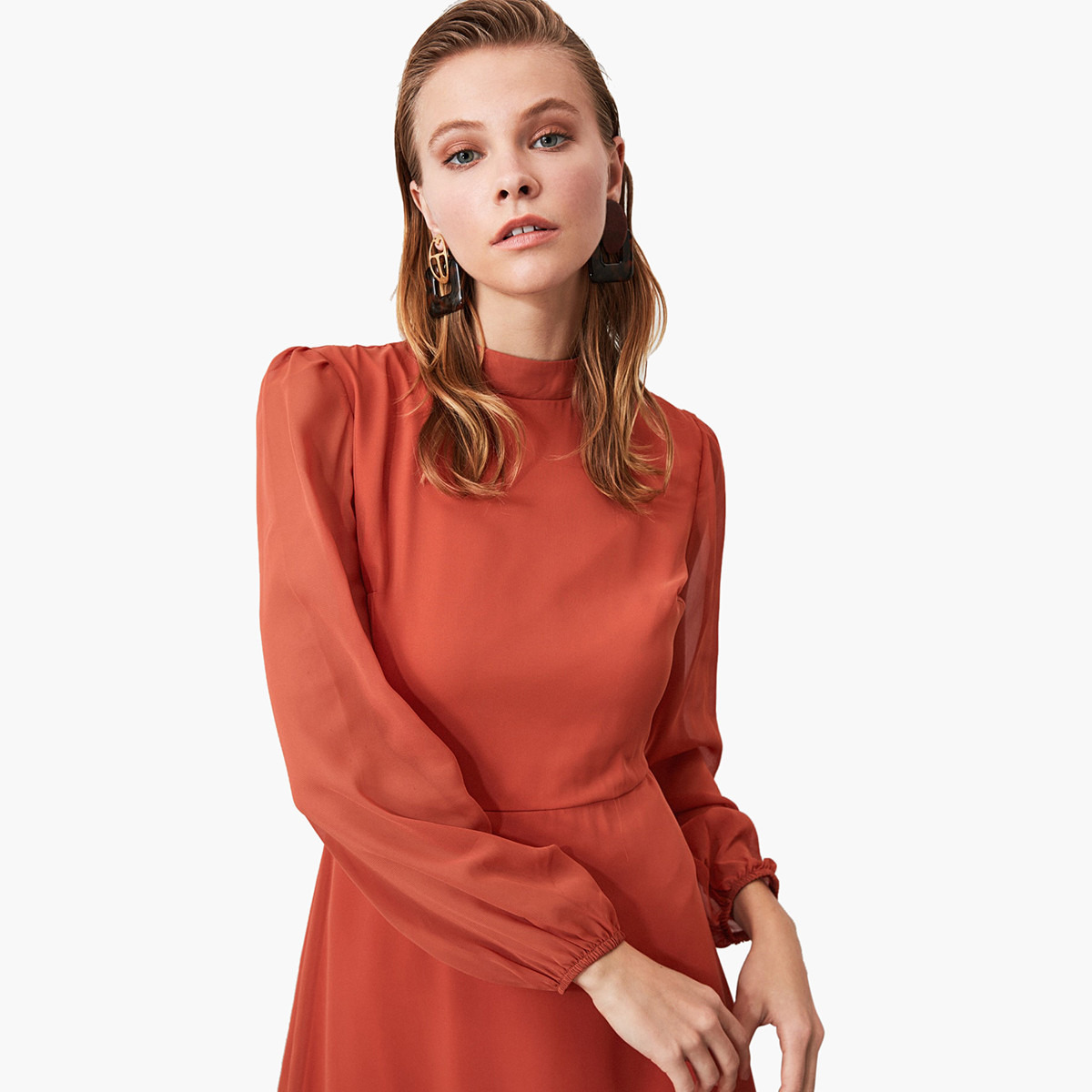 فستان إيه لاين ميدي بياقة عالية وتفاصيل كشكشة من ترينديول-women-clothing-dresses-image-4