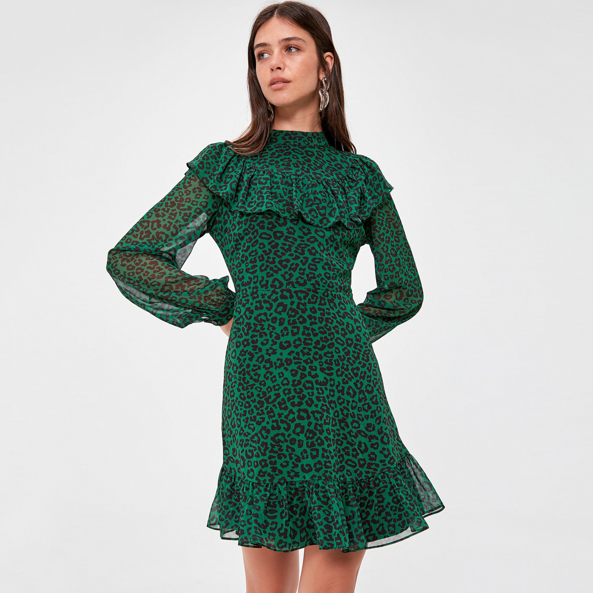 فستان قصيرمنسدل بأكمام بيشوب وطبعات حيوانات من ترينديول-women-clothing-dresses-image-1
