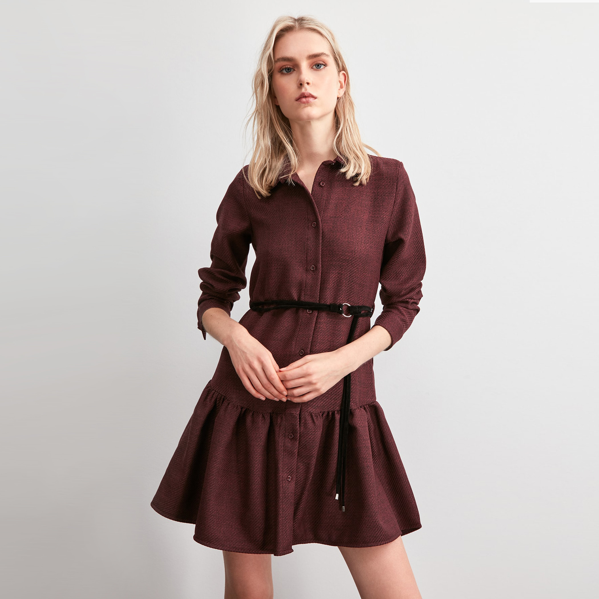 فستان قميص قصير بأكمام مطوية للأعلى وحزام من ترينديول-women-clothing-dresses-image-5