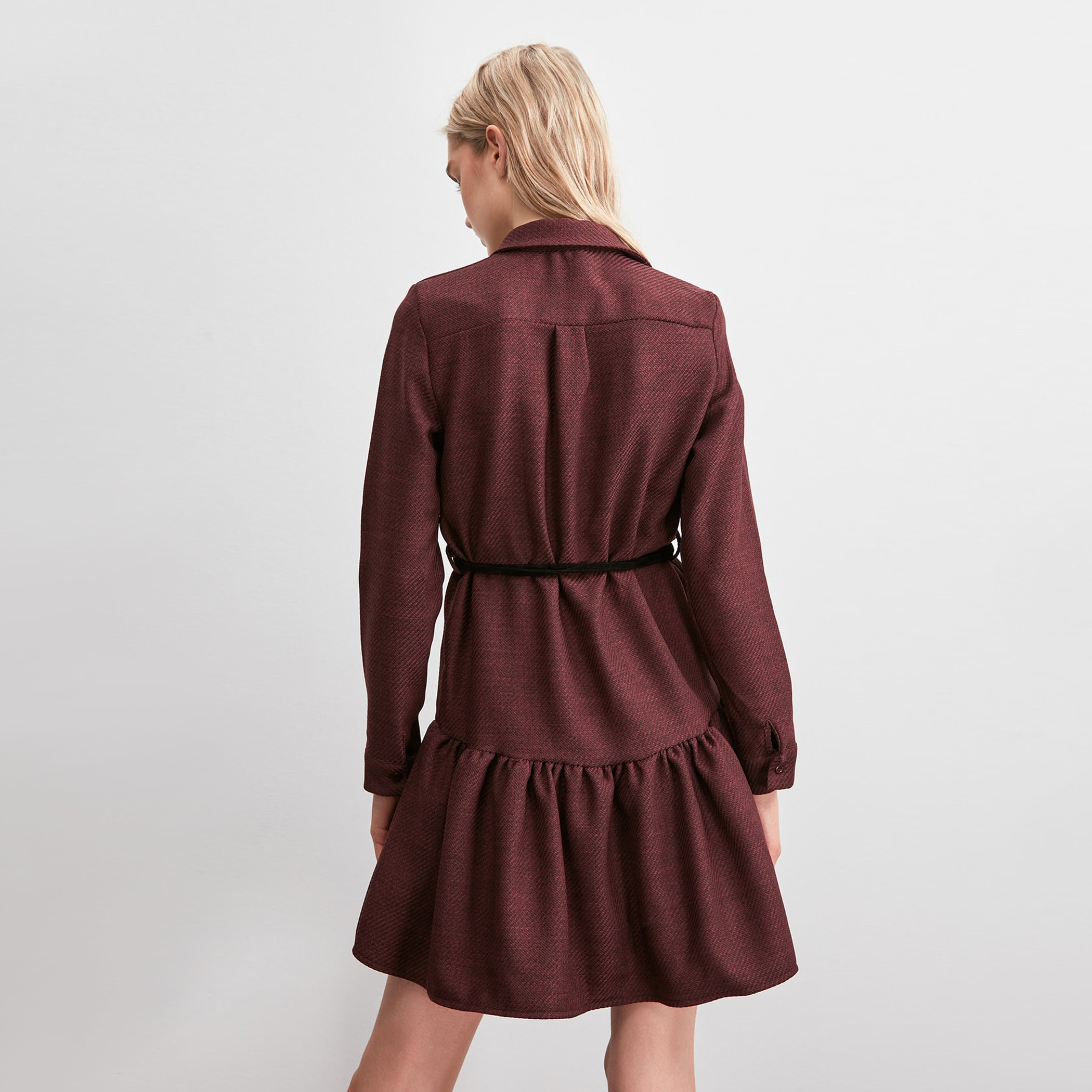 فستان قميص قصير بأكمام مطوية للأعلى وحزام من ترينديول-women-clothing-dresses-image-6