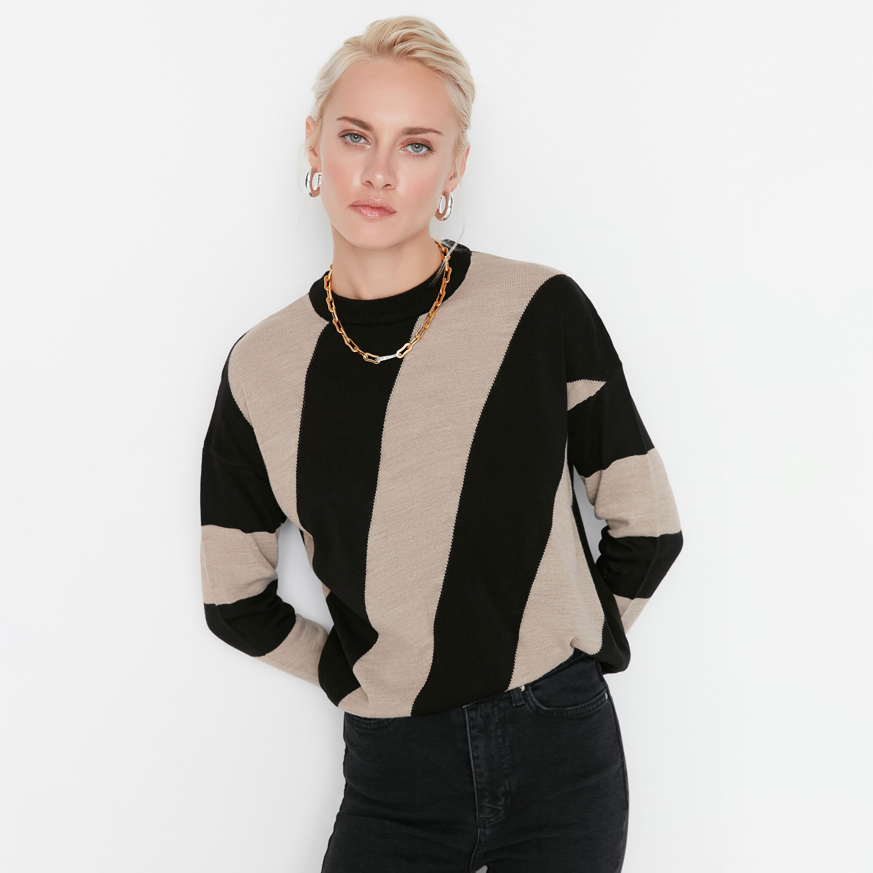 بلوفر حريمي مخطط بلون البيج بأكمام دروب شولدر من ترينديول ميلا-women-winterwear-cardigansandjumpers-jumpers-image-1