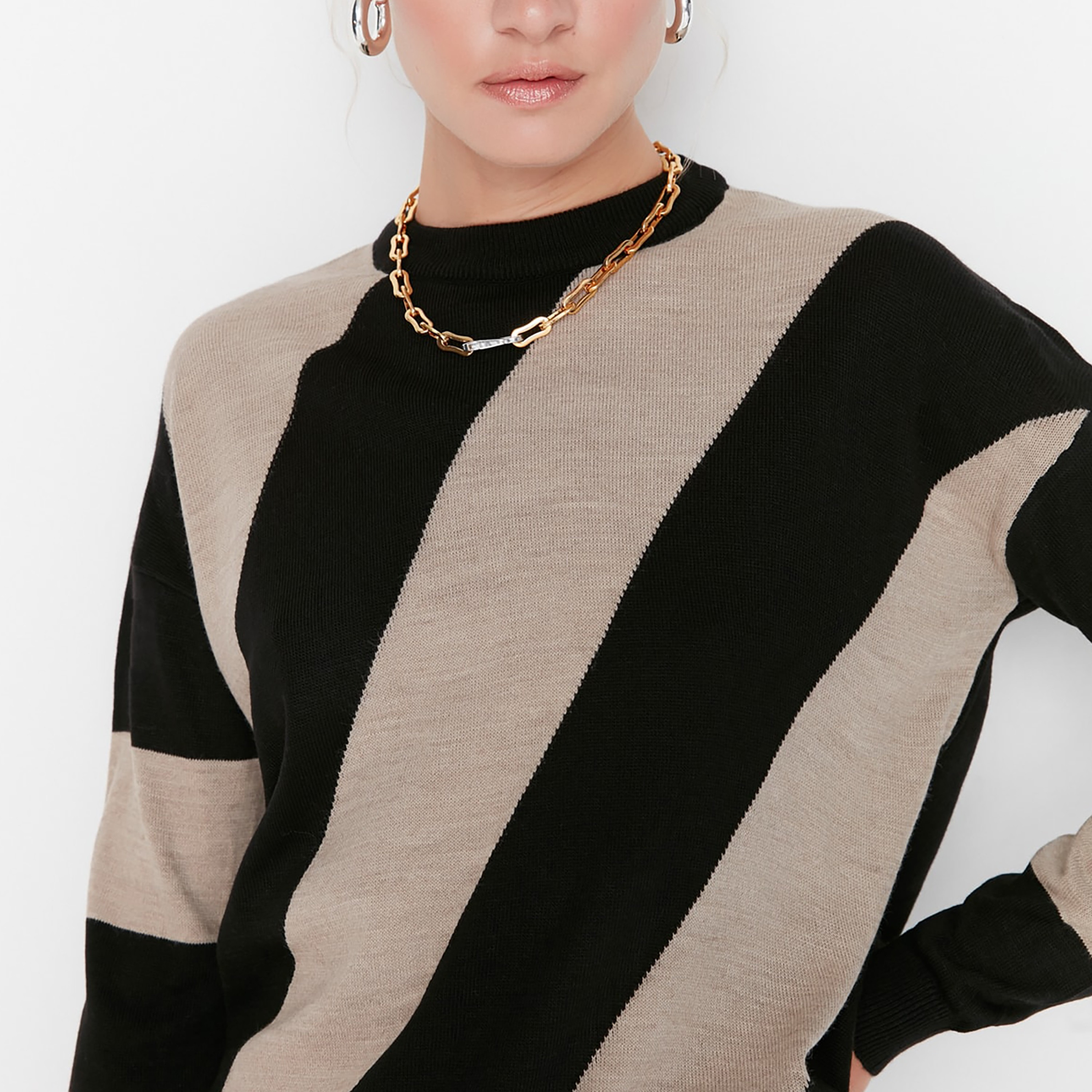 بلوفر حريمي مخطط بلون البيج بأكمام دروب شولدر من ترينديول ميلا-women-winterwear-cardigansandjumpers-jumpers-image-3
